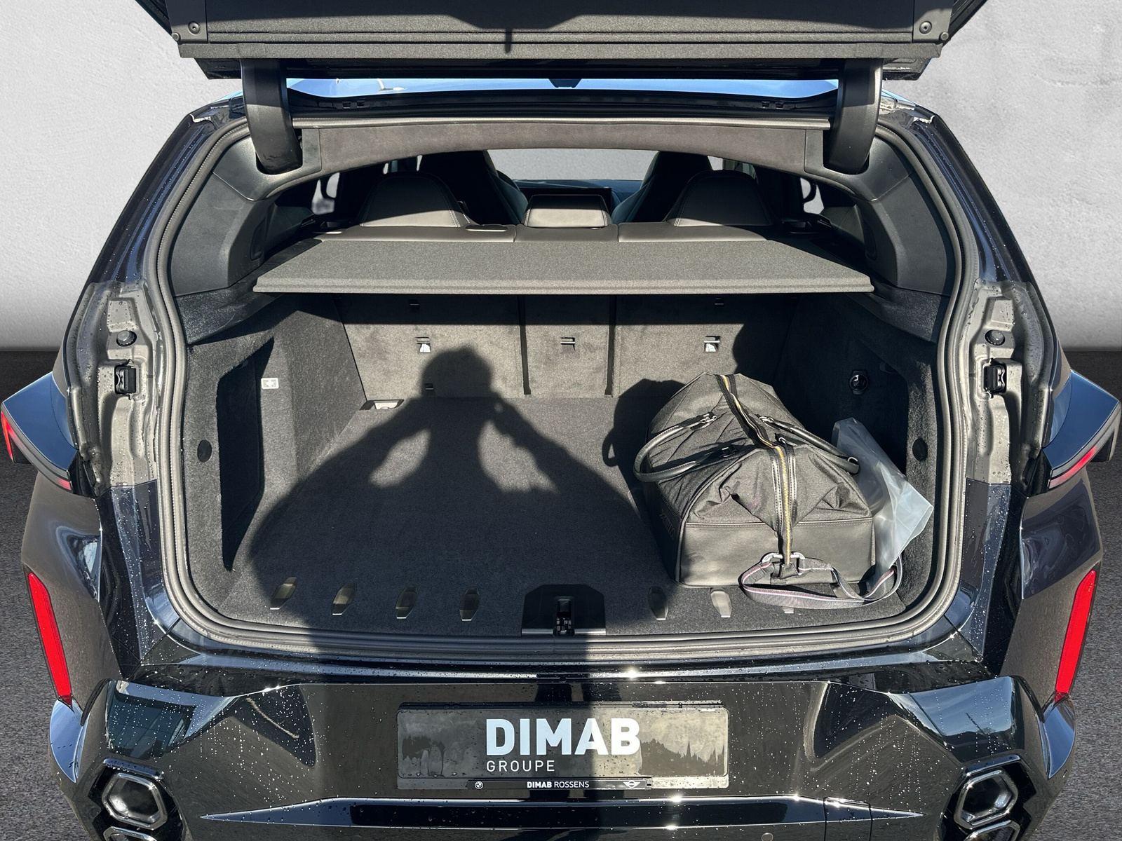 BMW XM xDrive 50e PHEV Steptronic-image-9