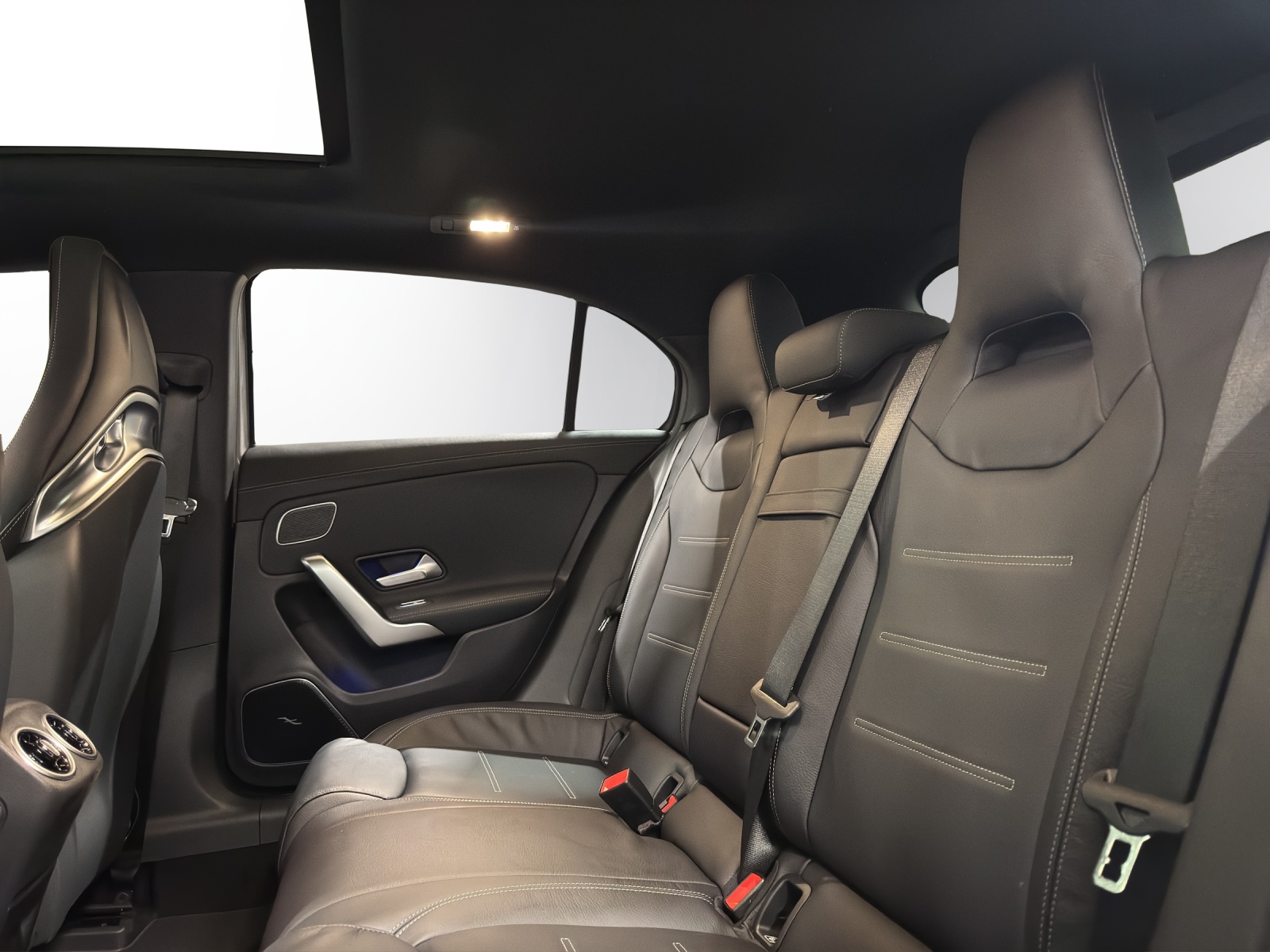 MERCEDES-BENZ A AMG 35 4Matic 8G-DCT-image-10