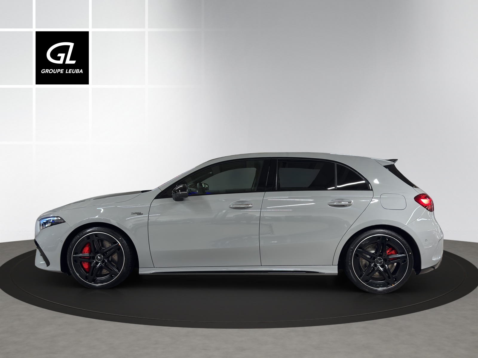MERCEDES-BENZ A AMG 35 4Matic 8G-DCT-showroom-element-2