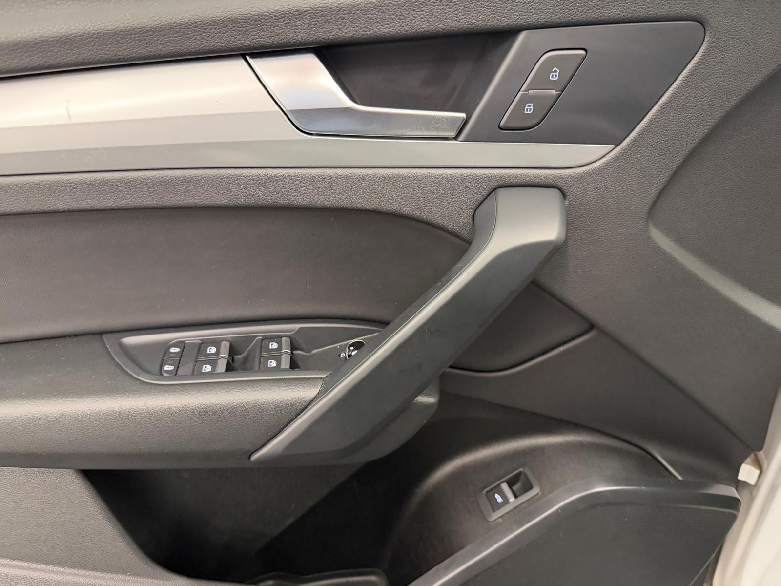 AUDI Q5 2.0 40 TDI quattro S-Tronic-image-15