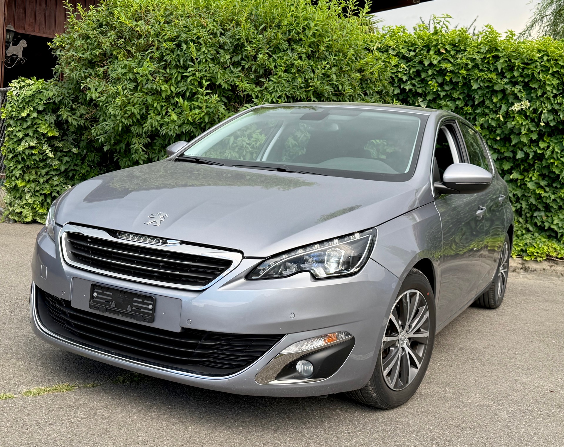 PEUGEOT 308 1.2 THP Allure Automatic