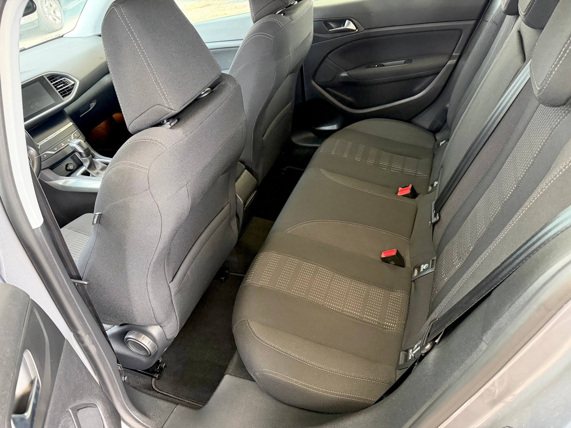 PEUGEOT 308 1.2 THP Allure Automatic-image-10