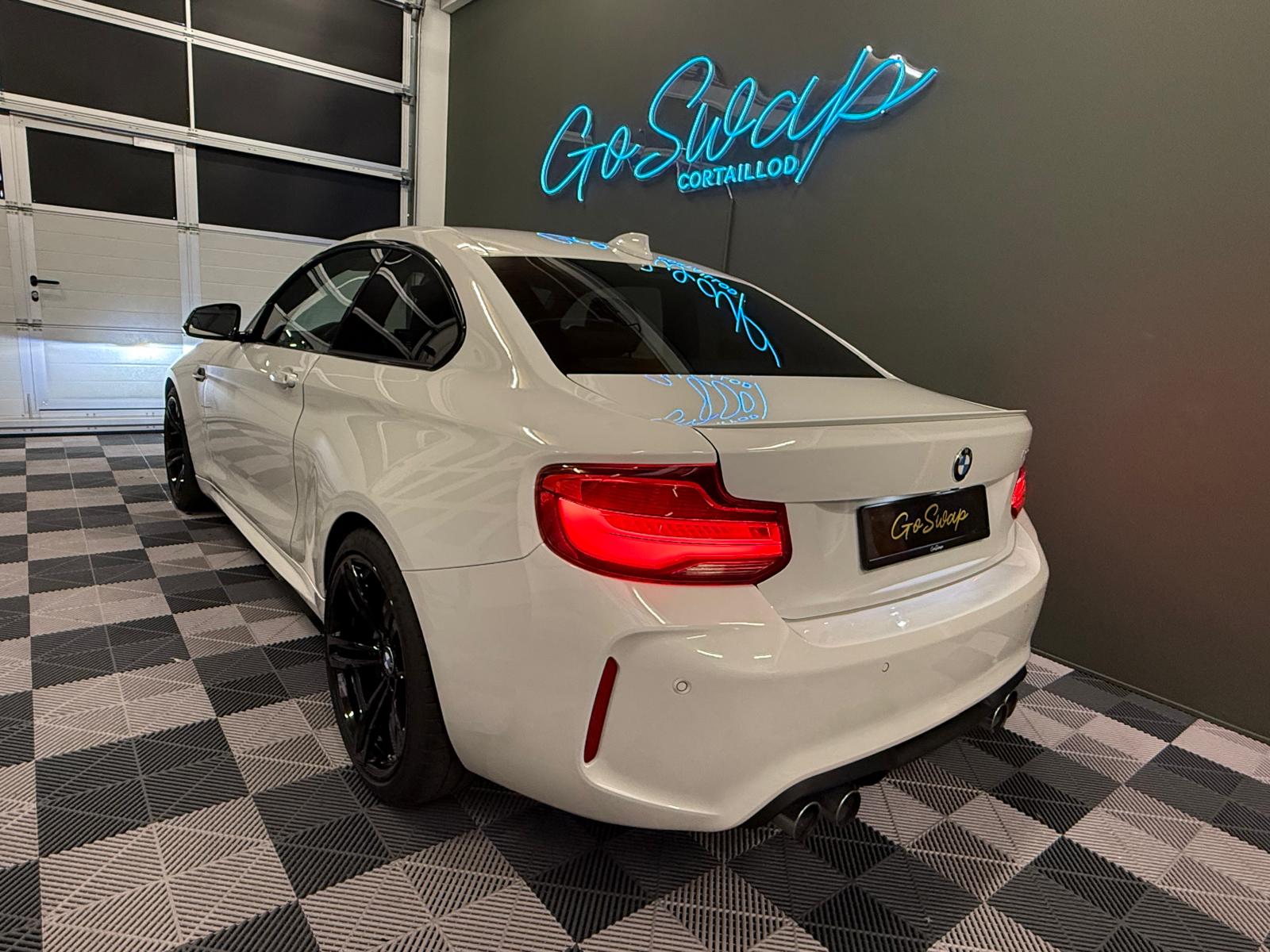 BMW M2 Drivelogic-showroom-element-3