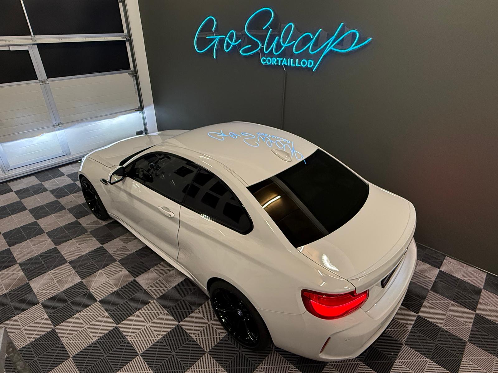 BMW M2 Drivelogic-showroom-element-2
