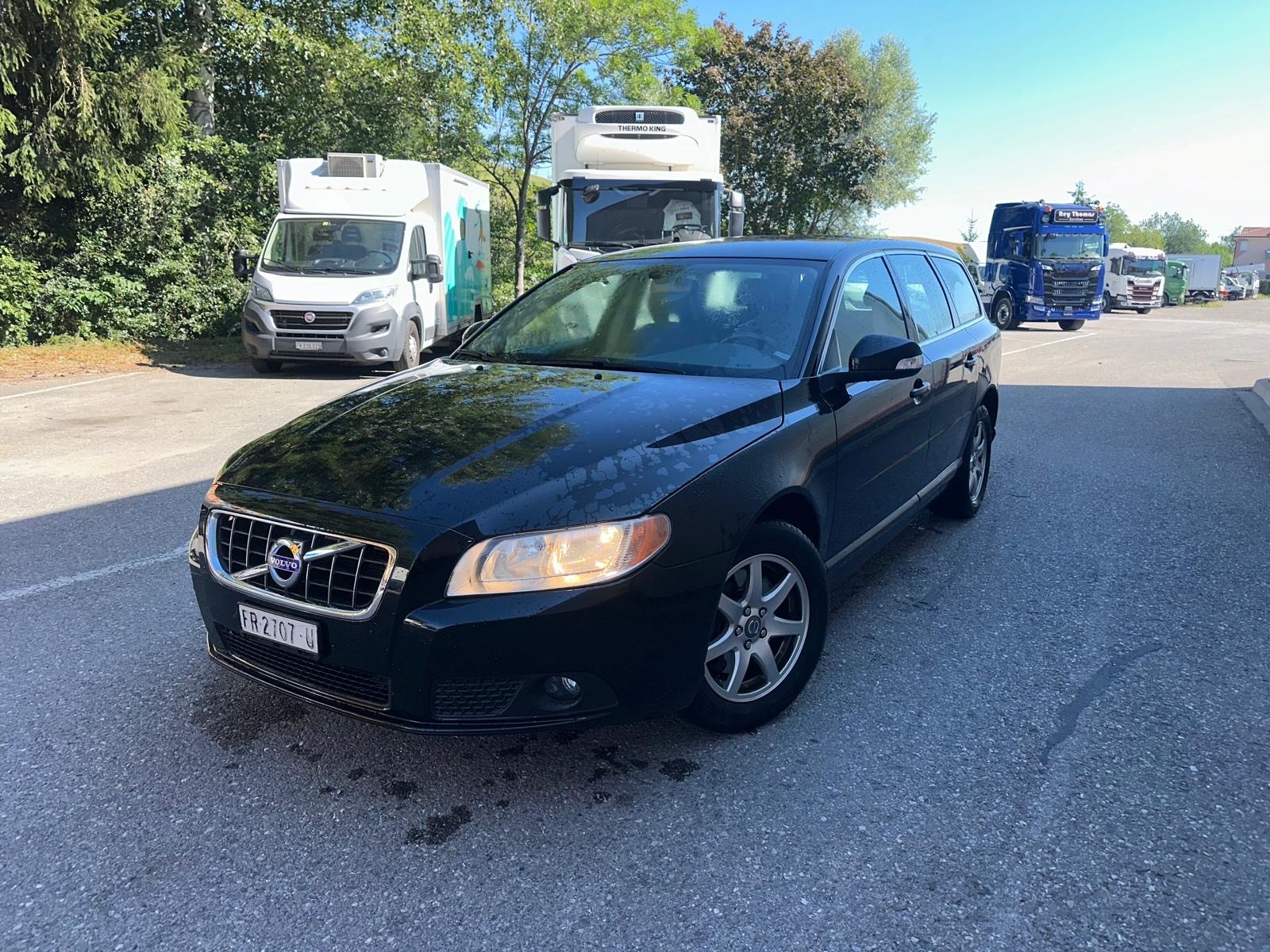 VOLVO V70 2.0T Momentum Powershift