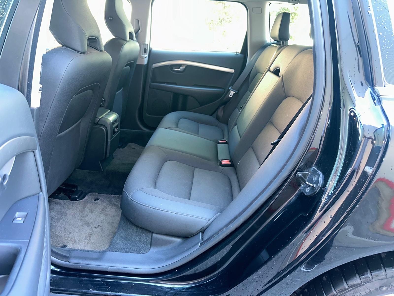 VOLVO V70 2.0T Momentum Powershift-image-8