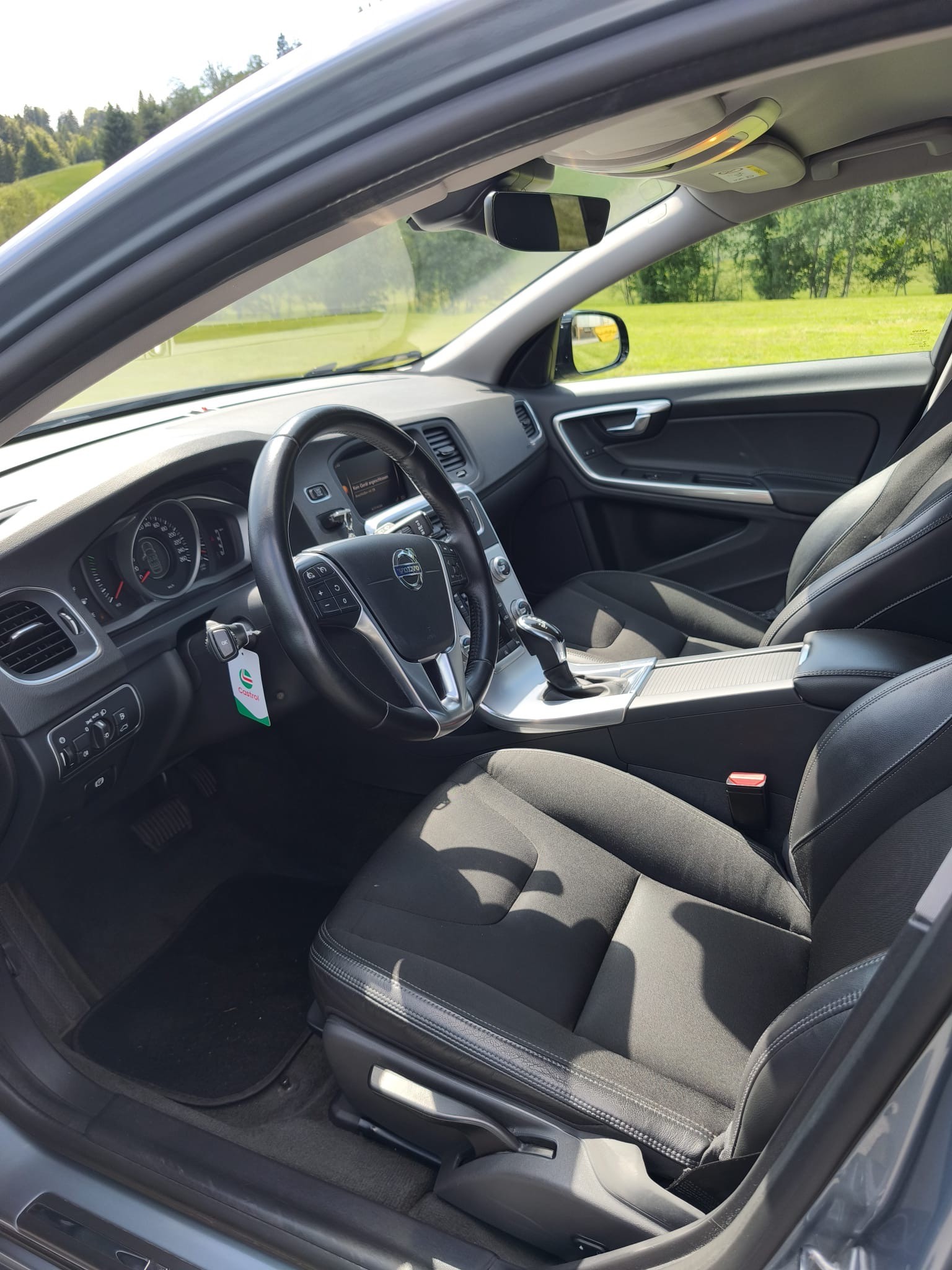 VOLVO V60 Cross Country D3 Executive Geartronic-image-19