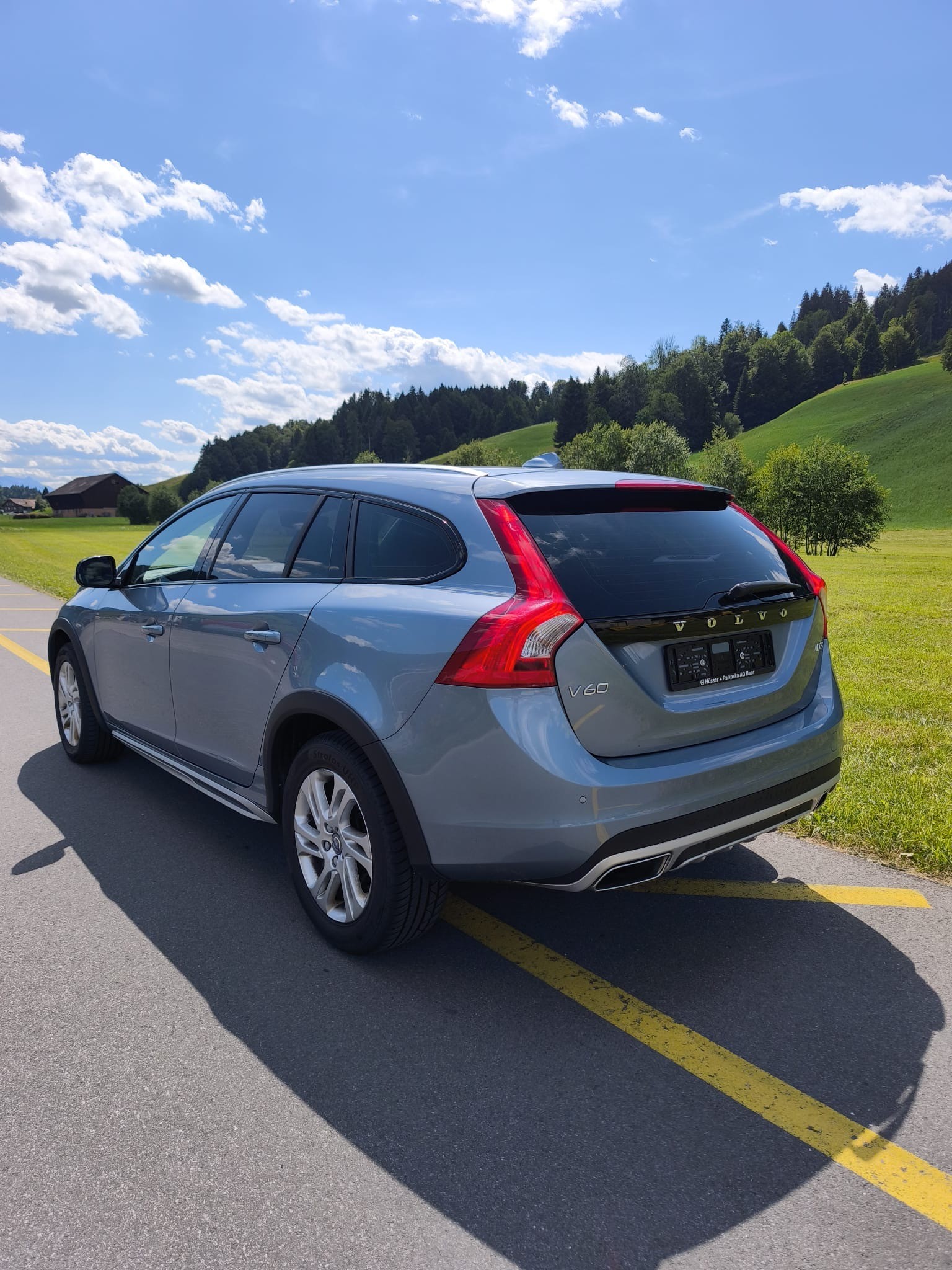 VOLVO V60 Cross Country D3 Executive Geartronic-showroom-element-2
