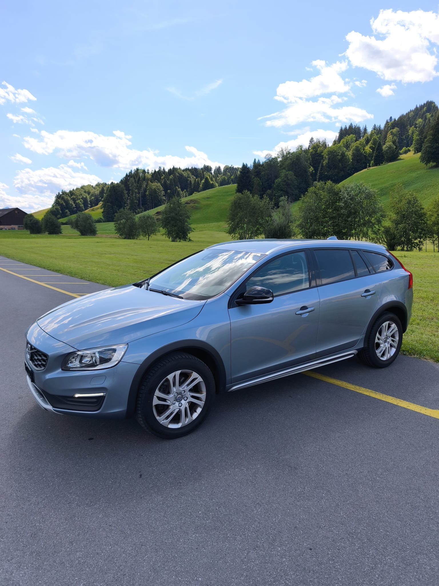 VOLVO V60 Cross Country D3 Executive Geartronic-showroom-element-3