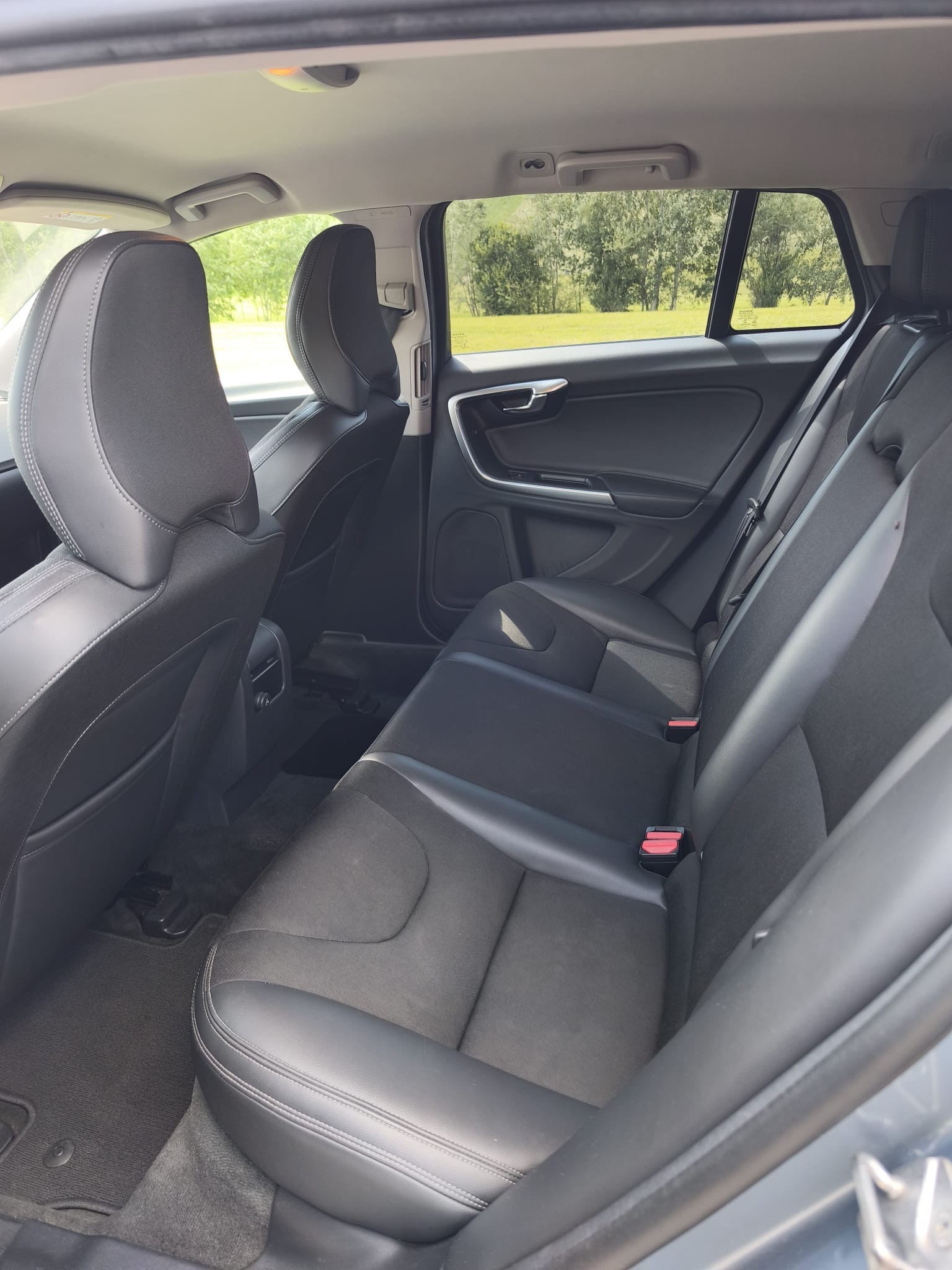 VOLVO V60 Cross Country D3 Executive Geartronic-image-10