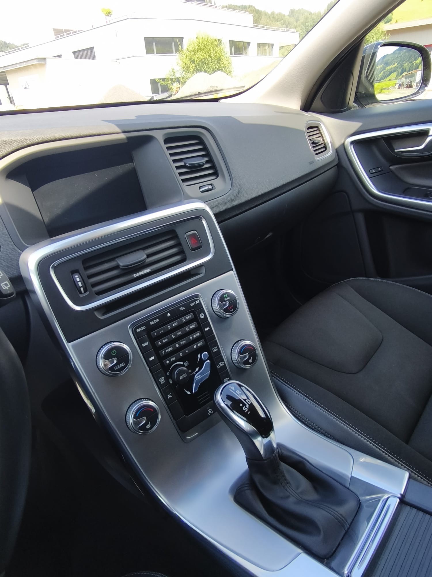 VOLVO V60 Cross Country D3 Executive Geartronic-image-8