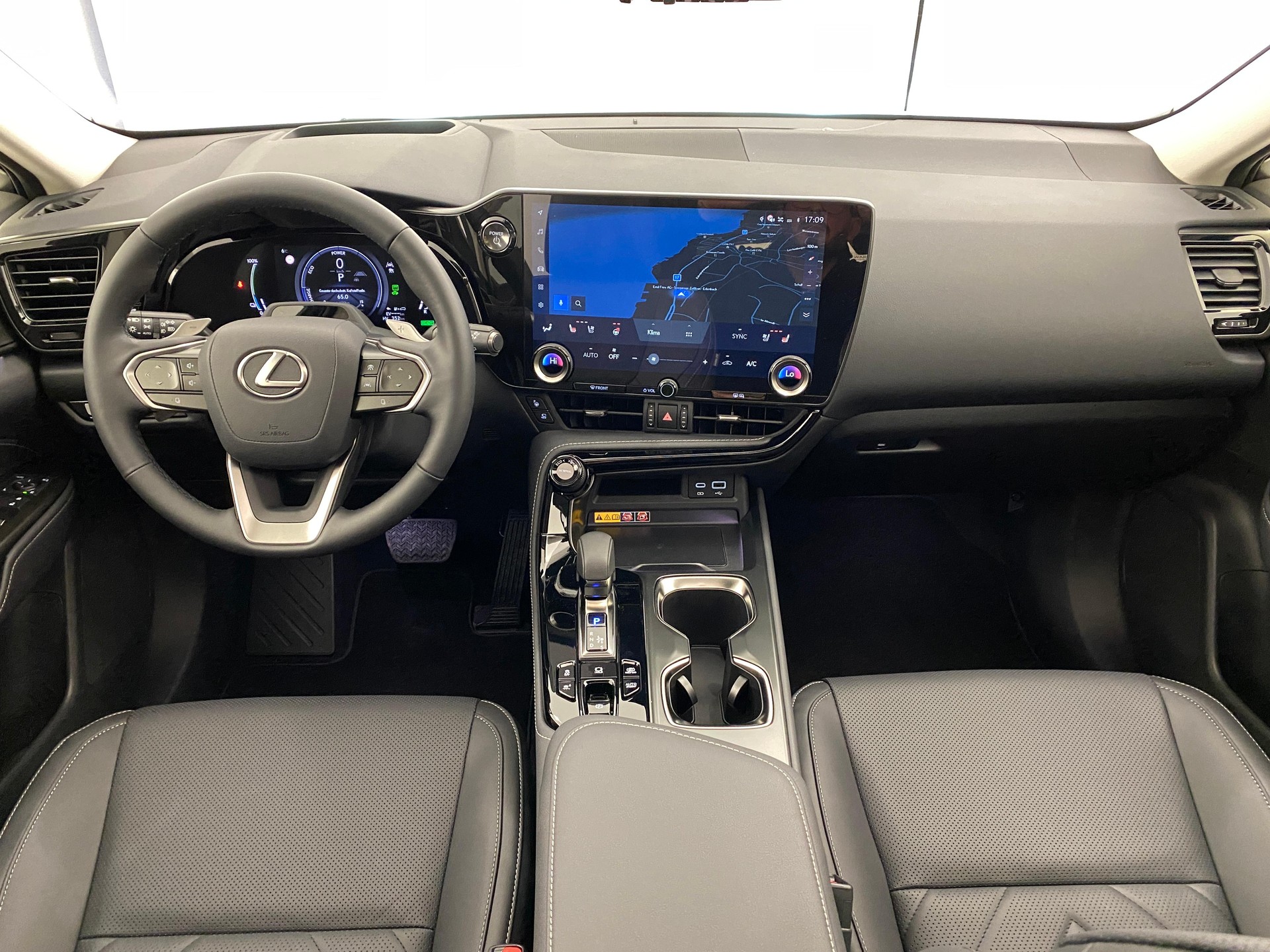 LEXUS NX 450h+ Excellence-image-9