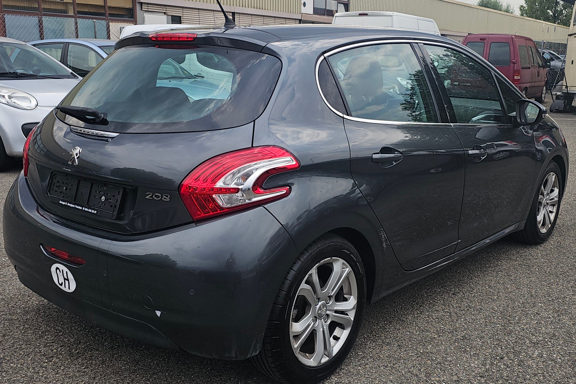 PEUGEOT 208 1.6 VTI Allure Automatik-image-2