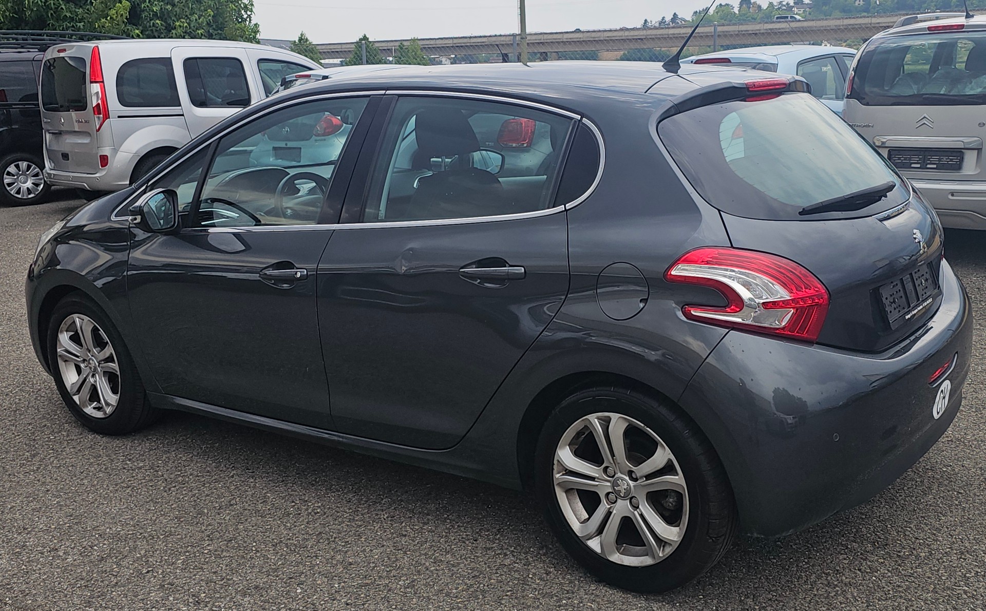 PEUGEOT 208 1.6 VTI Allure Automatik-image-1
