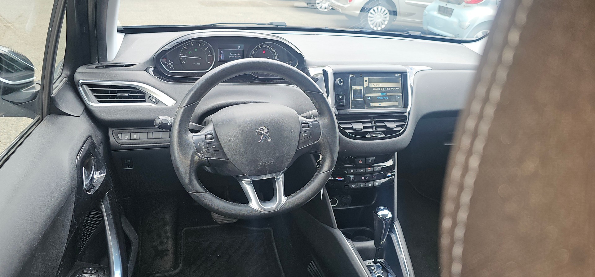 PEUGEOT 208 1.6 VTI Allure Automatik-image-5