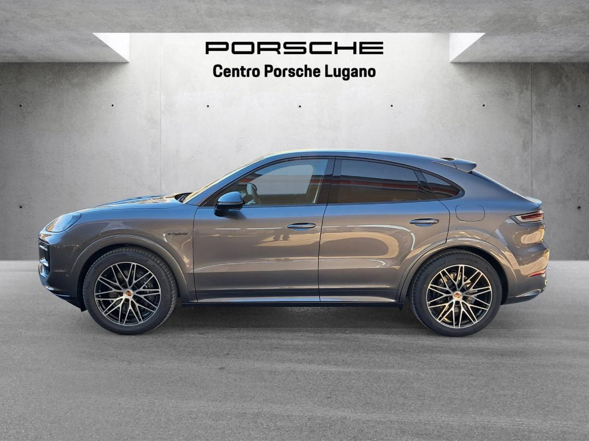 PORSCHE Cayenne E-Hybrid Coupé Black Edition-showroom-element-1