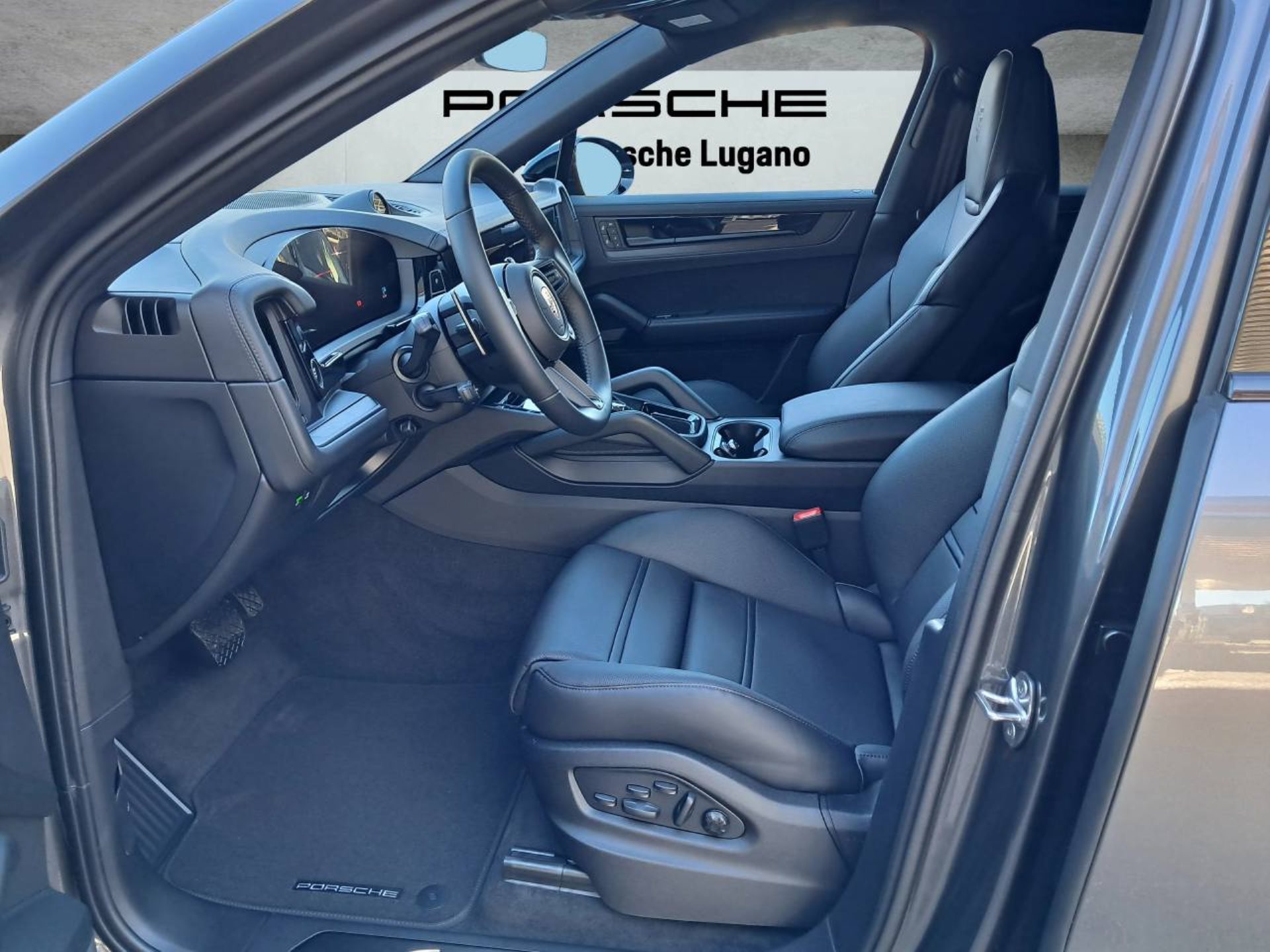 PORSCHE Cayenne E-Hybrid Coupé Black Edition-showroom-element-3