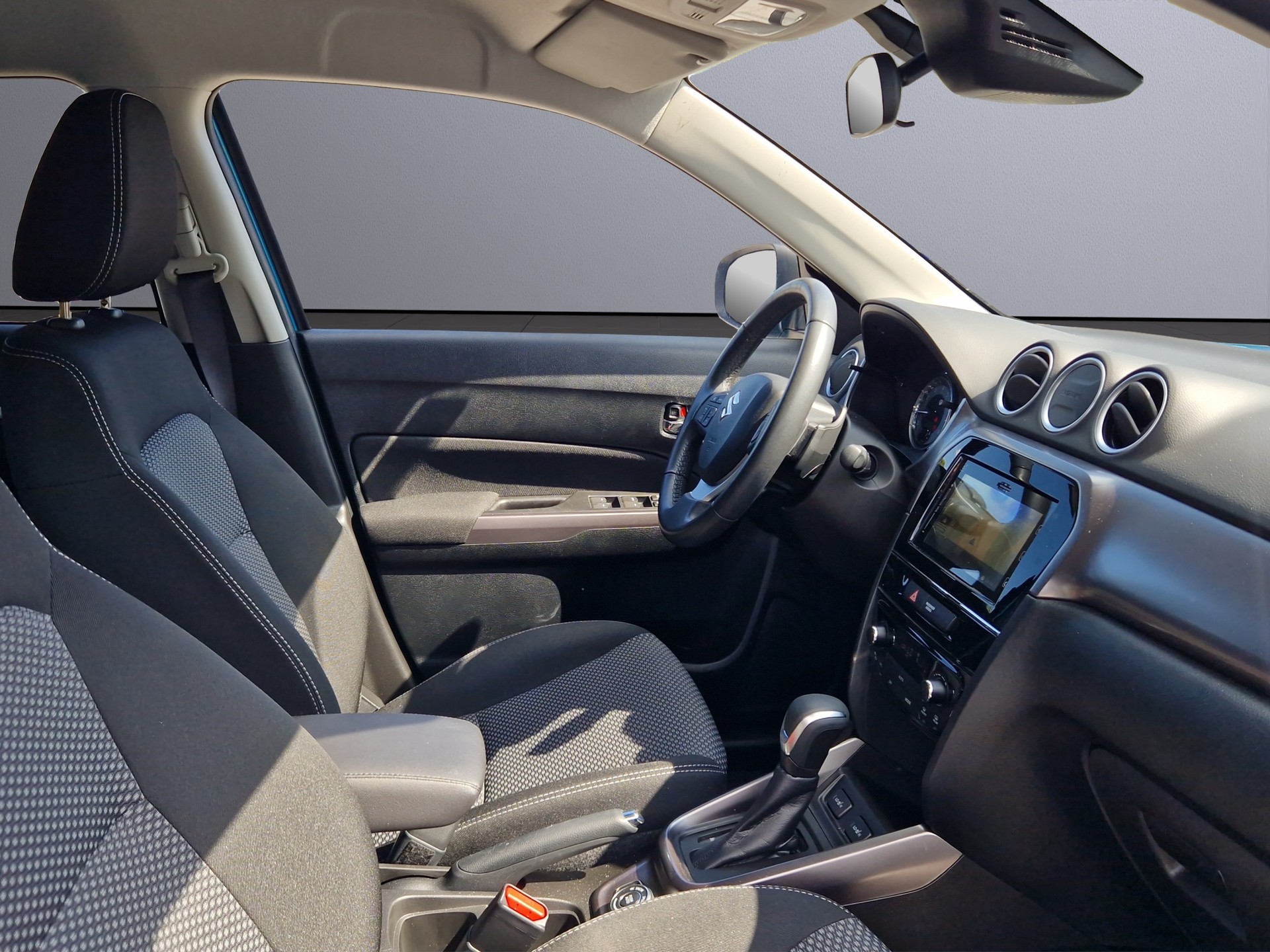 SUZUKI Vitara 1.5B Compact Top Hybrid 4x4-image-9