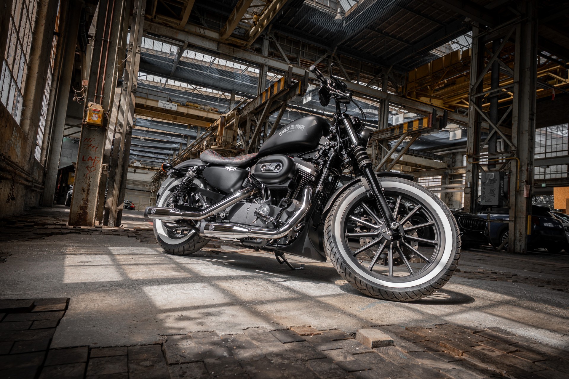 HARLEY-DAVIDSON XL 883 N Sportster Iron ABS-image-1