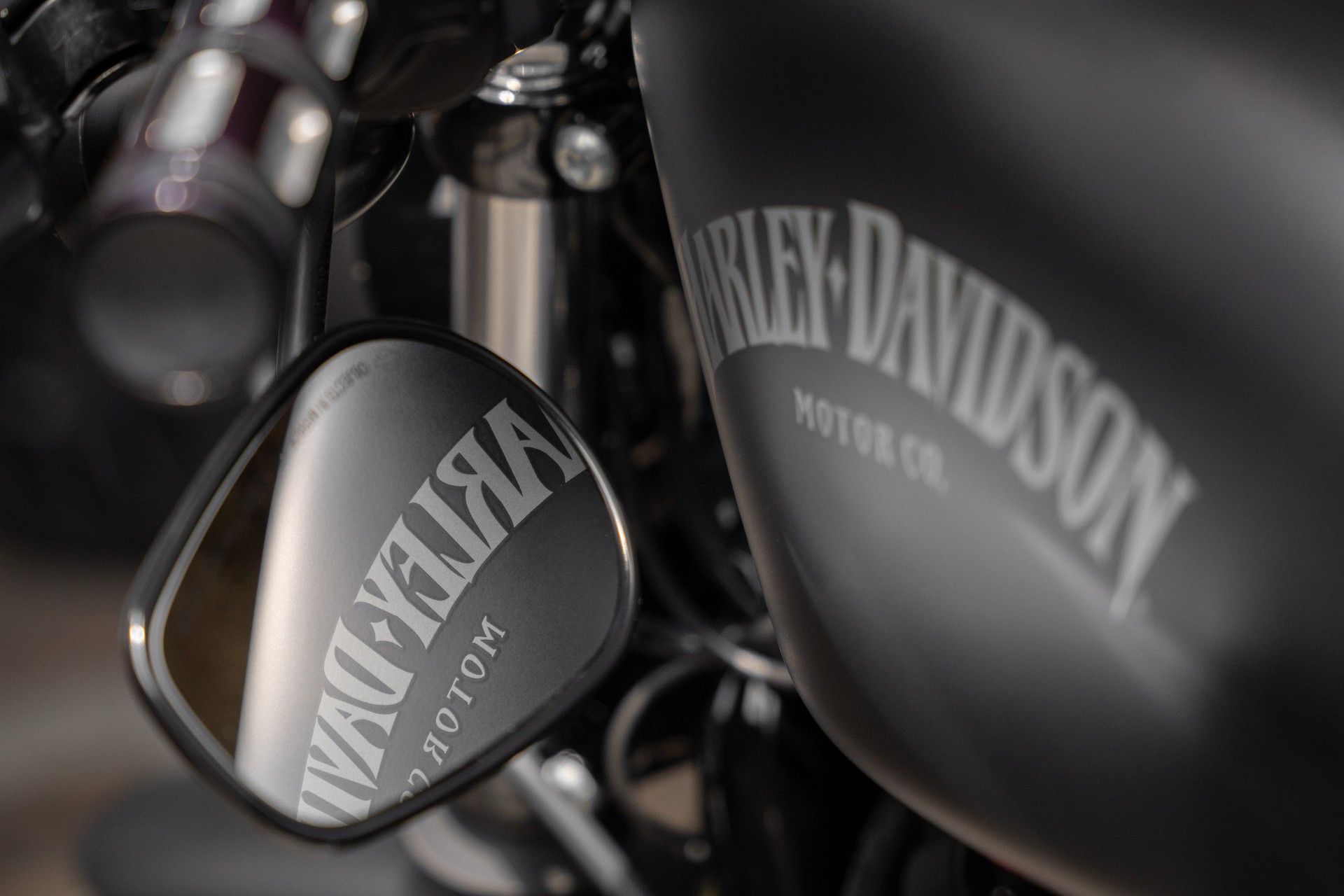 HARLEY-DAVIDSON XL 883 N Sportster Iron ABS-image-4