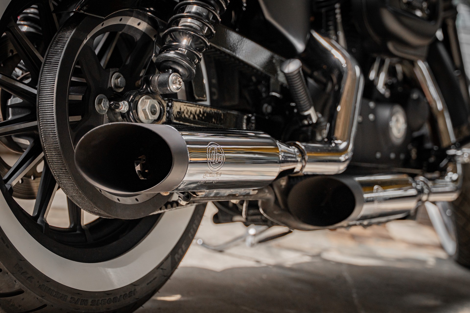 HARLEY-DAVIDSON XL 883 N Sportster Iron ABS-image-7