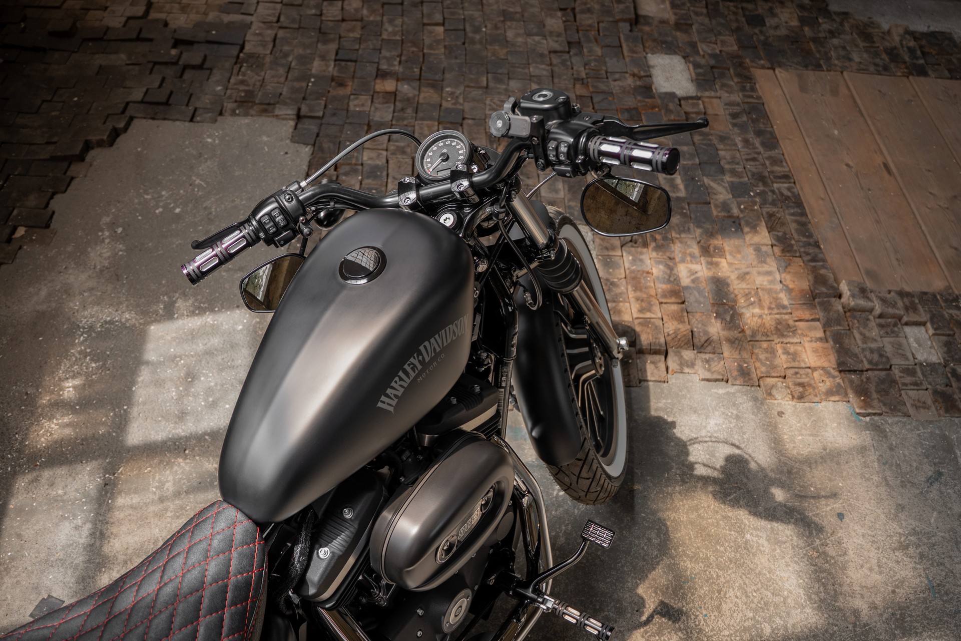 HARLEY-DAVIDSON XL 883 N Sportster Iron ABS-image-3