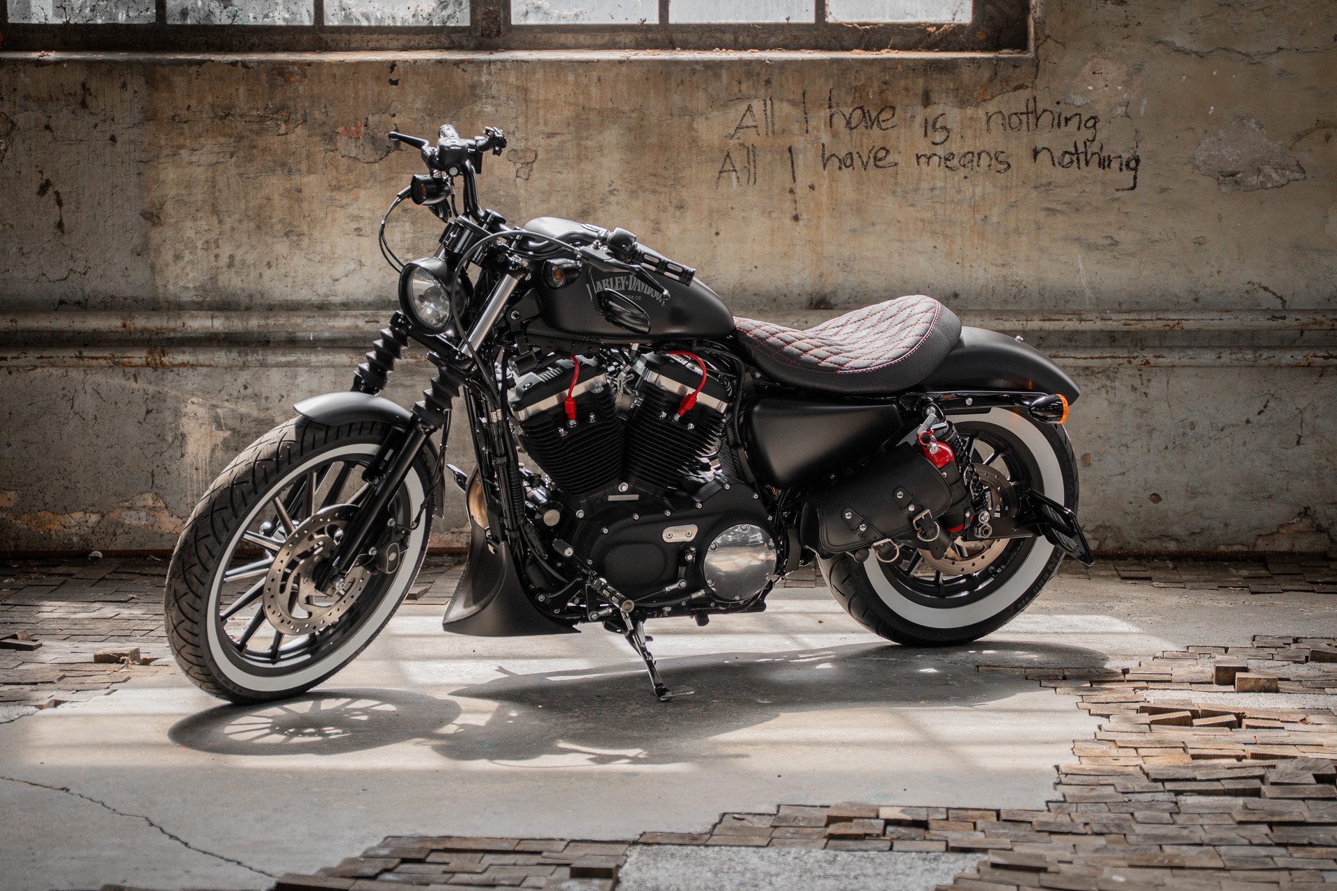 HARLEY-DAVIDSON XL 883 N Sportster Iron ABS-image-2