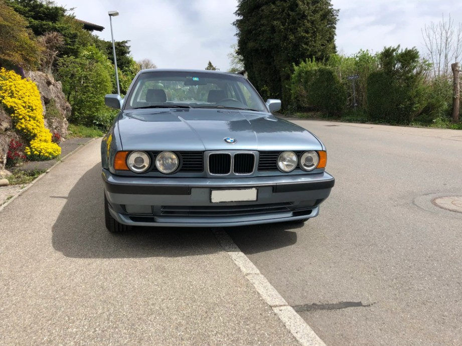 BMW 525
