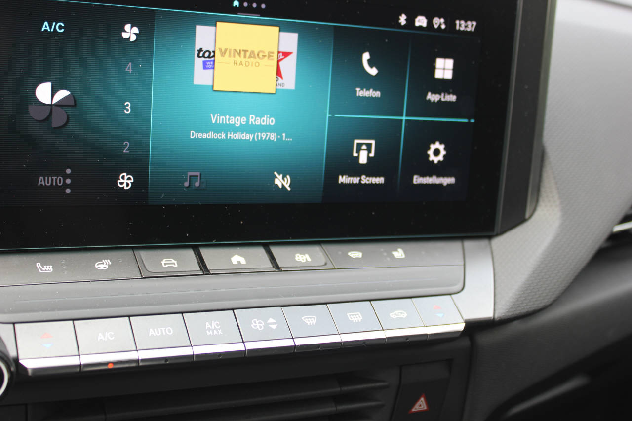 OPEL Astra Sports Tourer 1.6 T PHEV 180 Ultimate-image-10