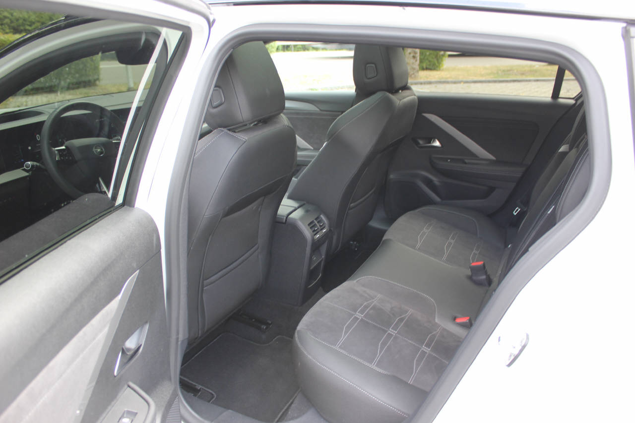 OPEL Astra Sports Tourer 1.6 T PHEV 180 Ultimate-image-6