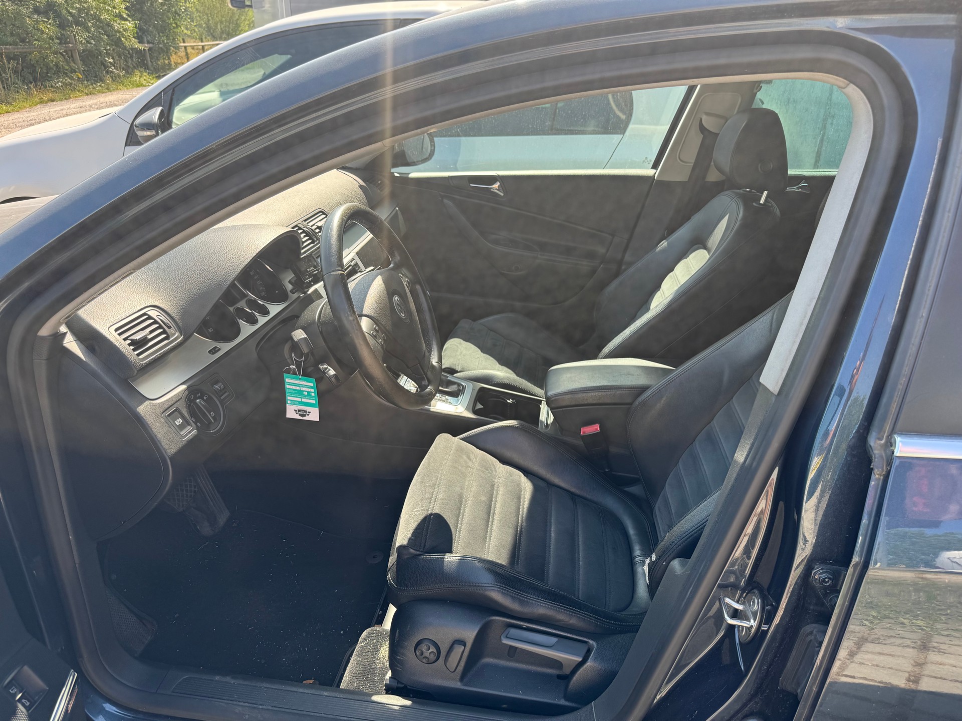 VW Passat Variant 3.2 V6 FSI Highline 4Motion-image-5