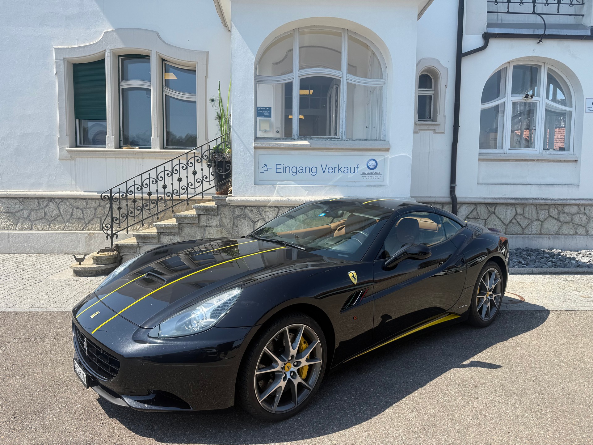 FERRARI California 4.3-showroom-element-3
