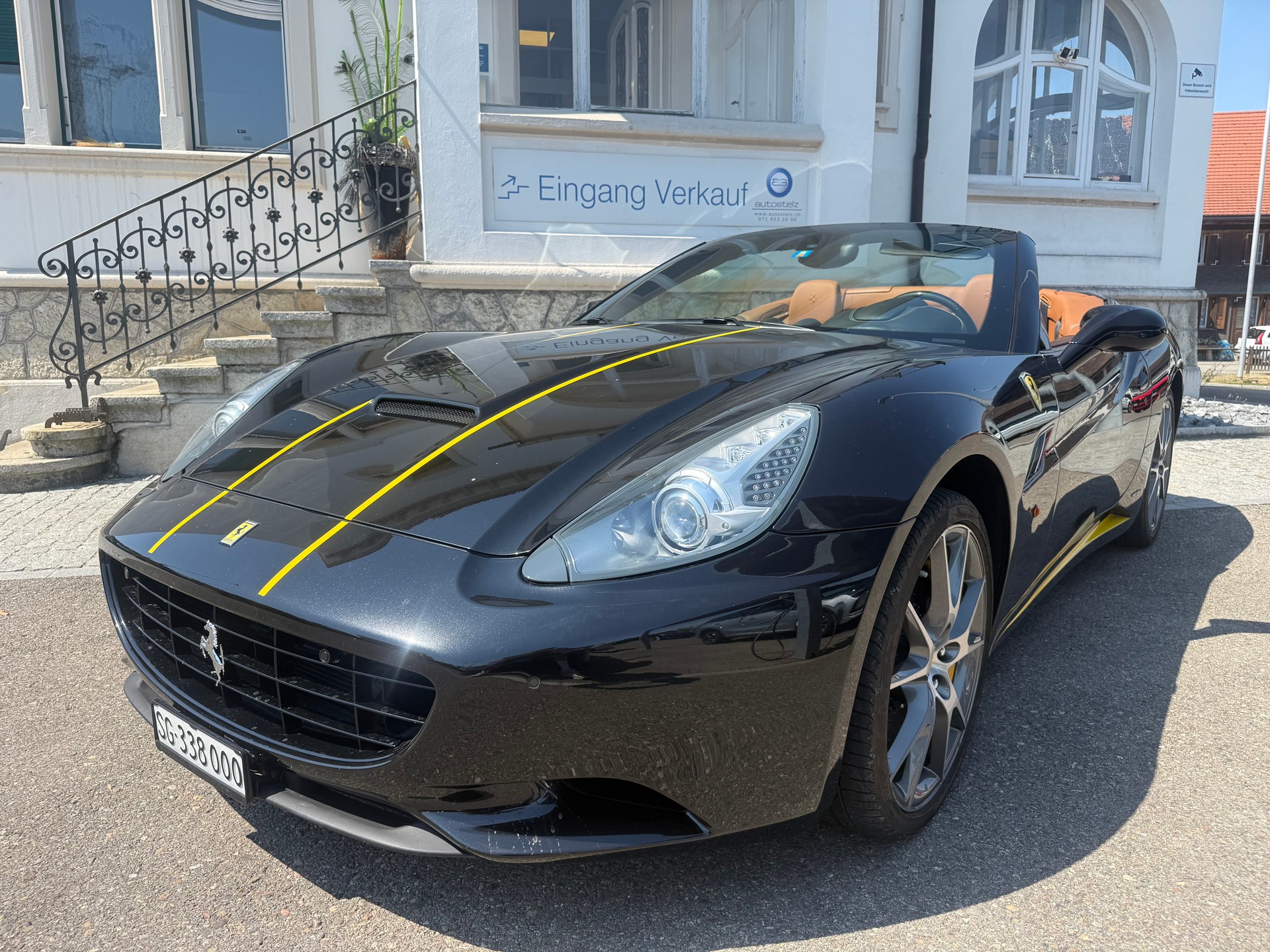 FERRARI California 4.3-showroom-element-1