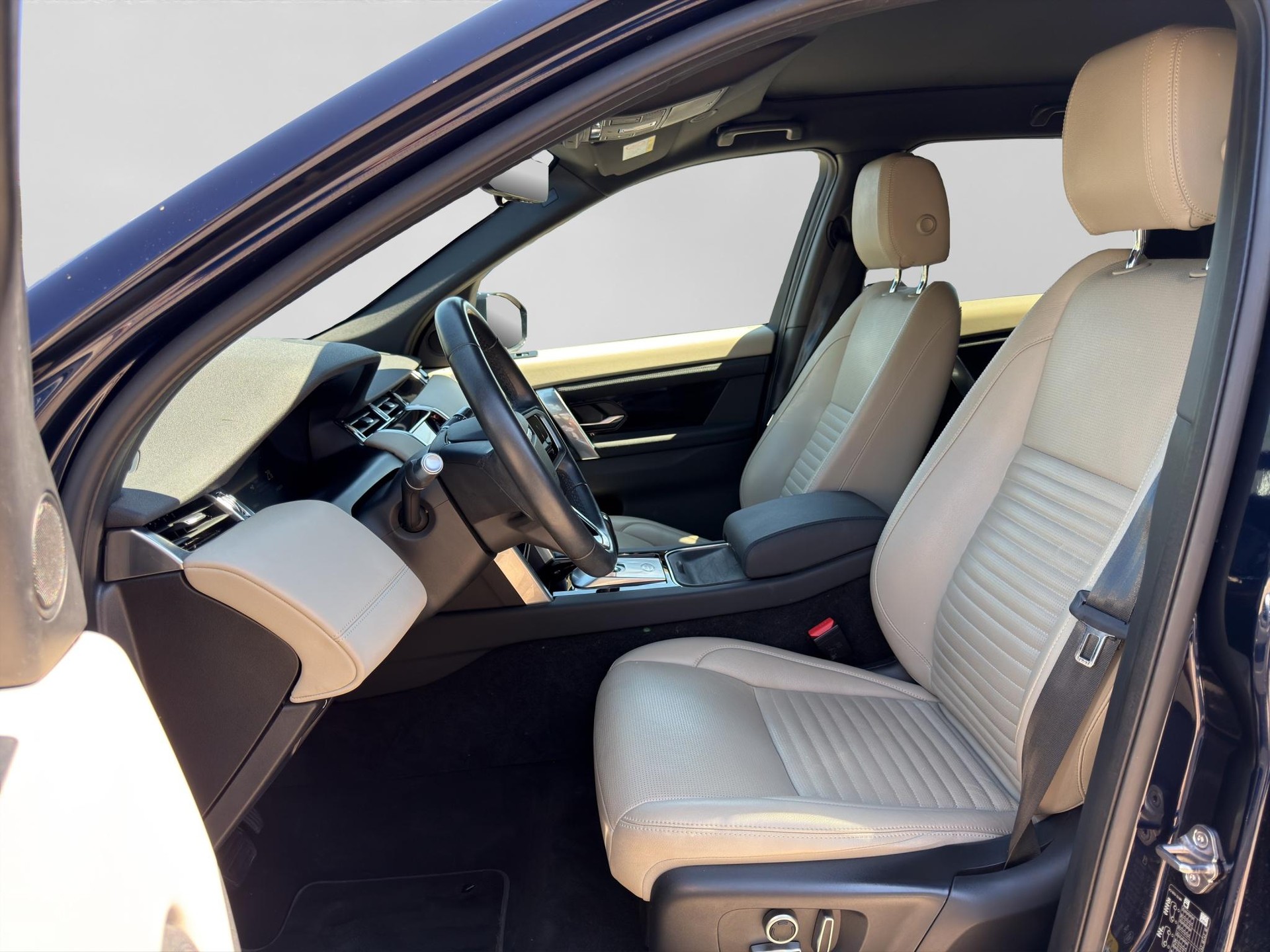 LAND ROVER Discovery Sport 1.5 T 300e SE-showroom-element-1