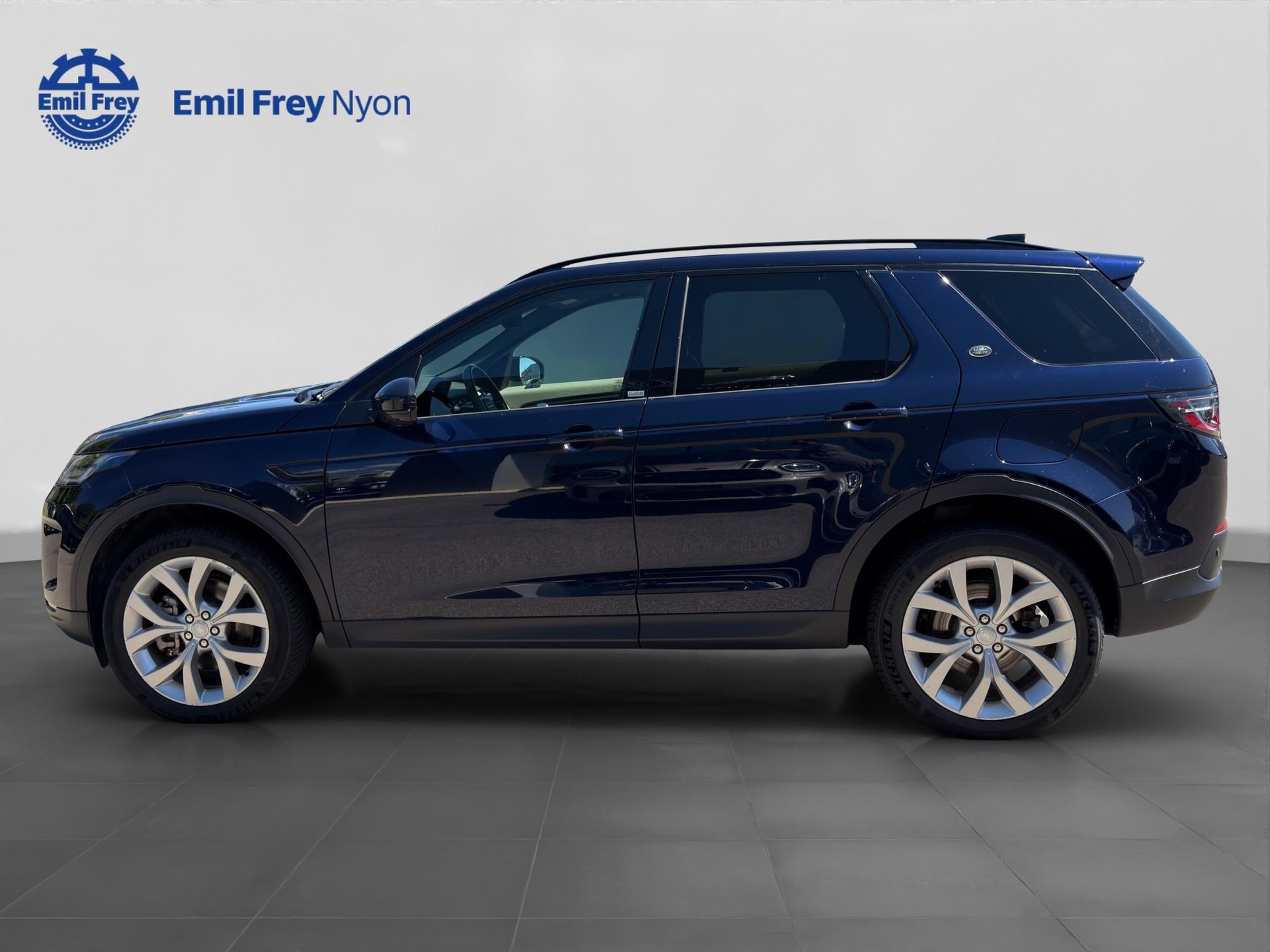 LAND ROVER Discovery Sport 1.5 T 300e SE-showroom-element-2