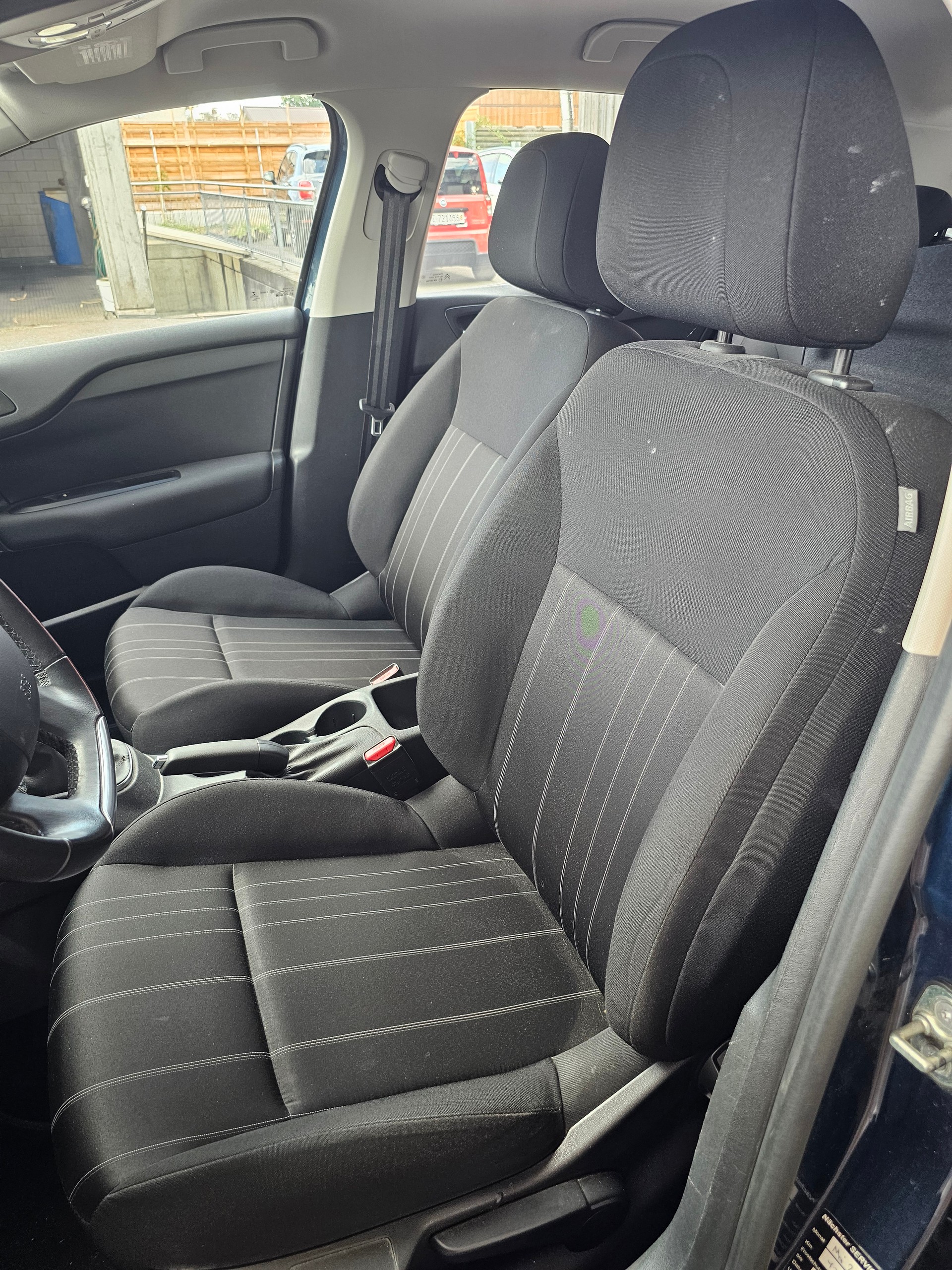 CITROEN C4 Berline 1.4 VTi Attraction-image-7