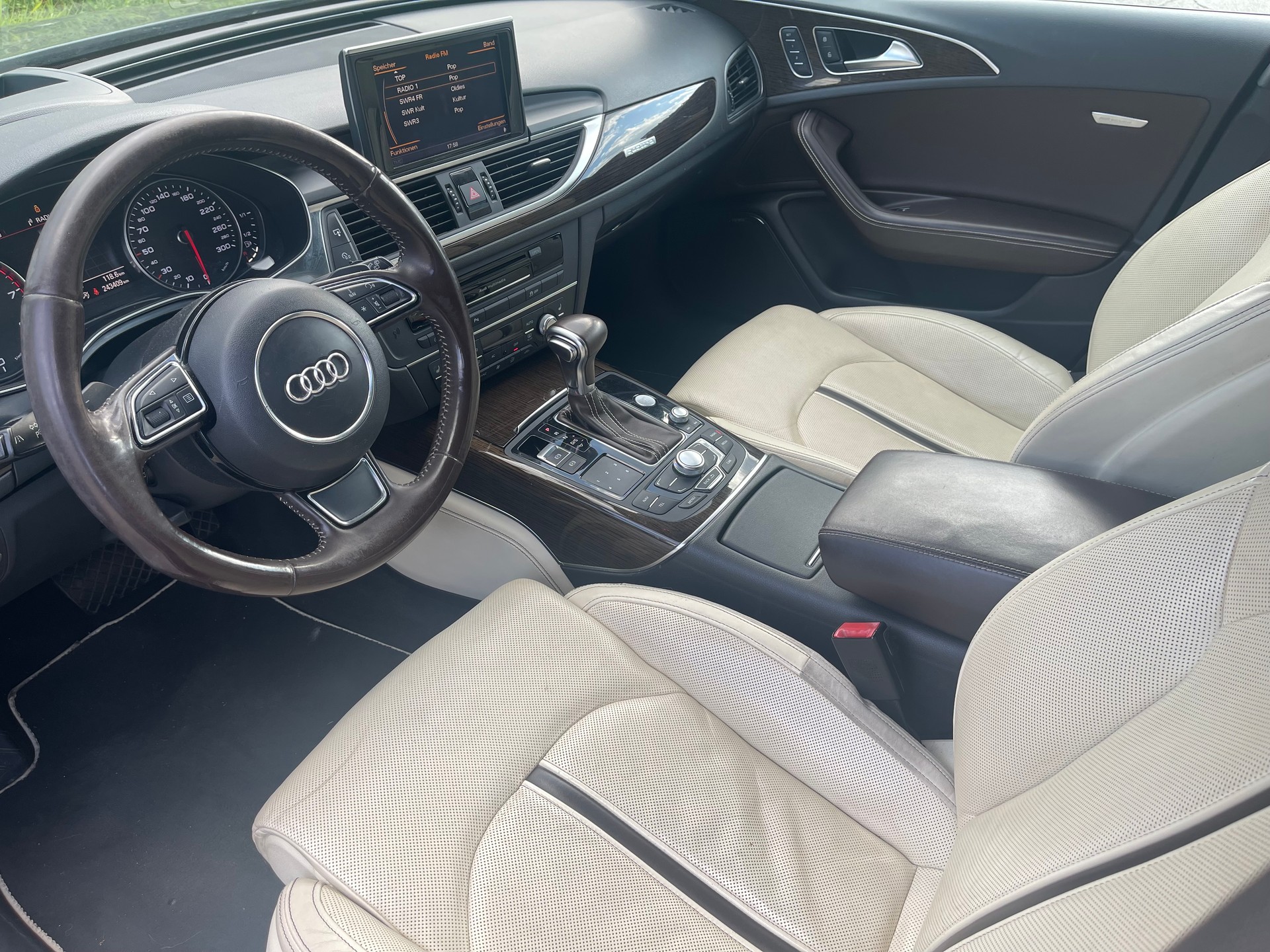 AUDI A6 Avant 3.0 TFSI V6 quattro S-tronic-image-5