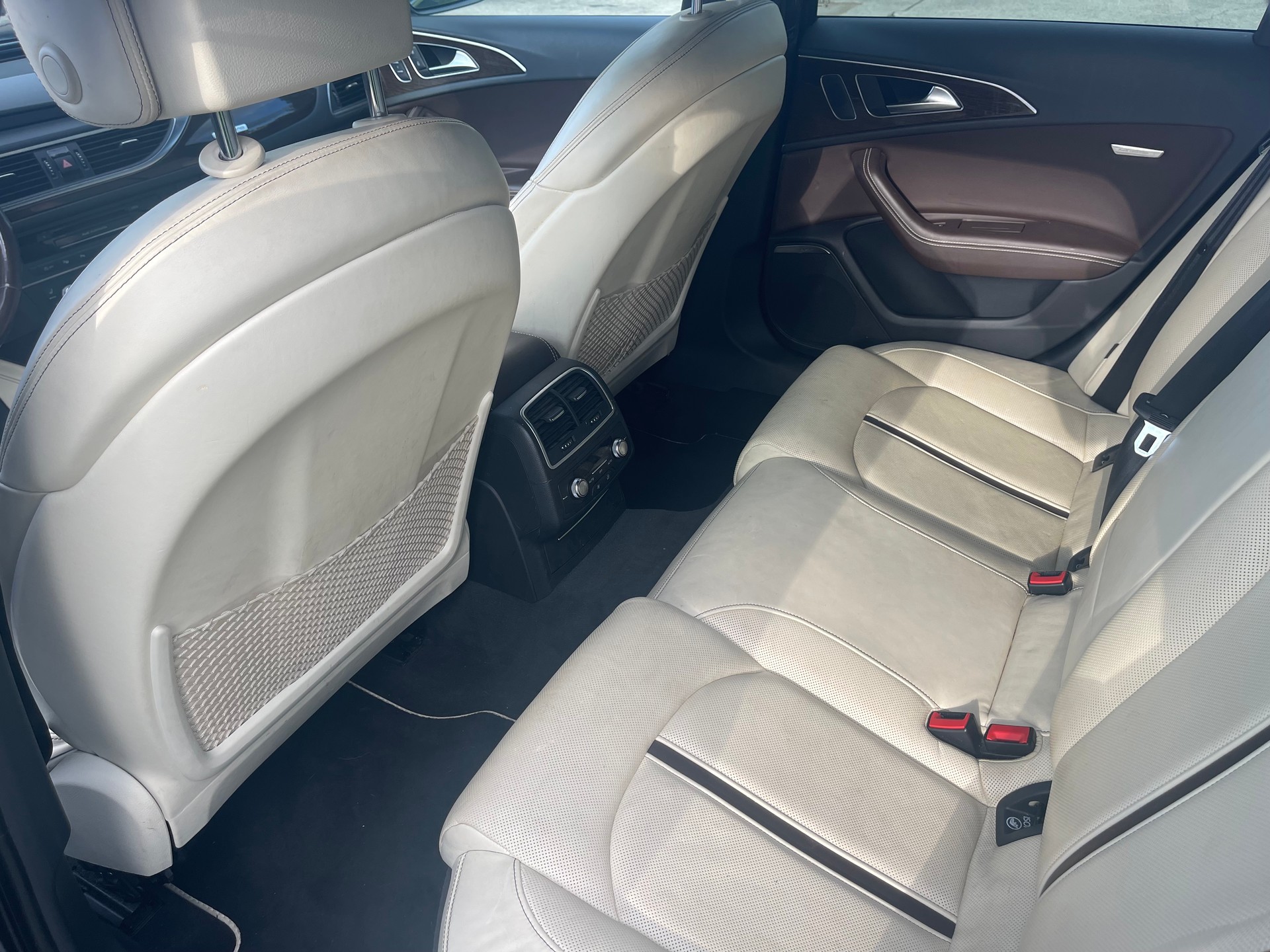 AUDI A6 Avant 3.0 TFSI V6 quattro S-tronic-image-8