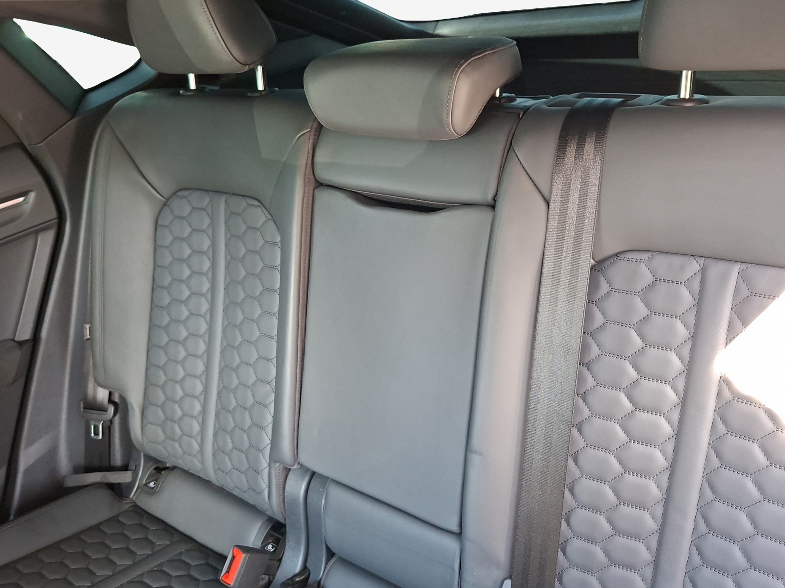AUDI RS Q3 Sportback quattro S tronic-image-11