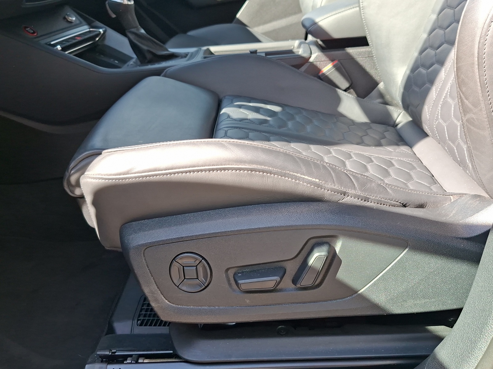 AUDI RS Q3 Sportback quattro S tronic-image-14