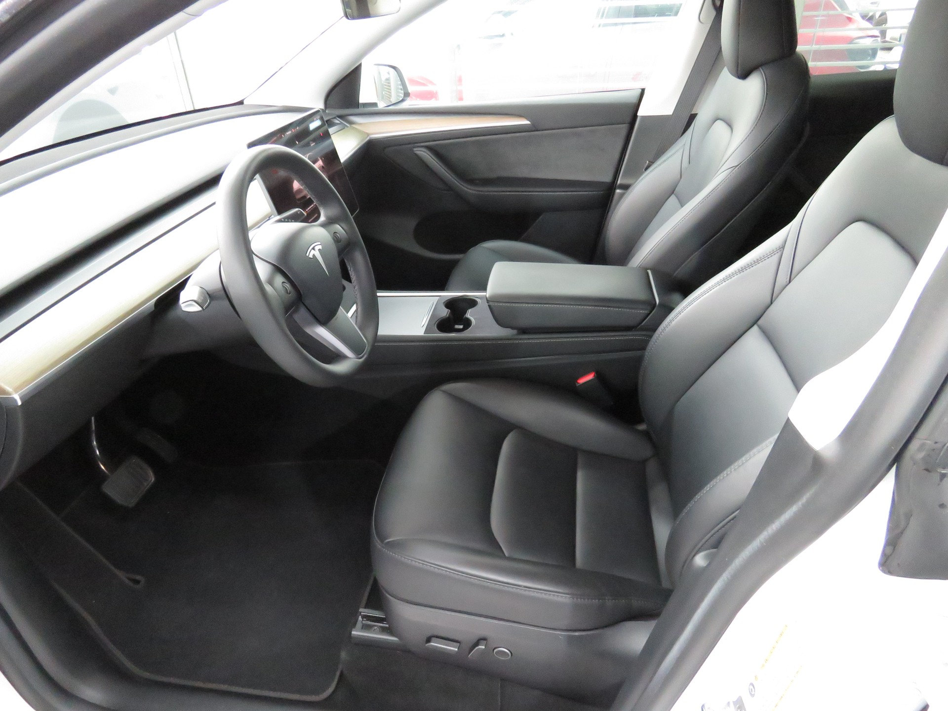 TESLA Model Y RWD-image-7