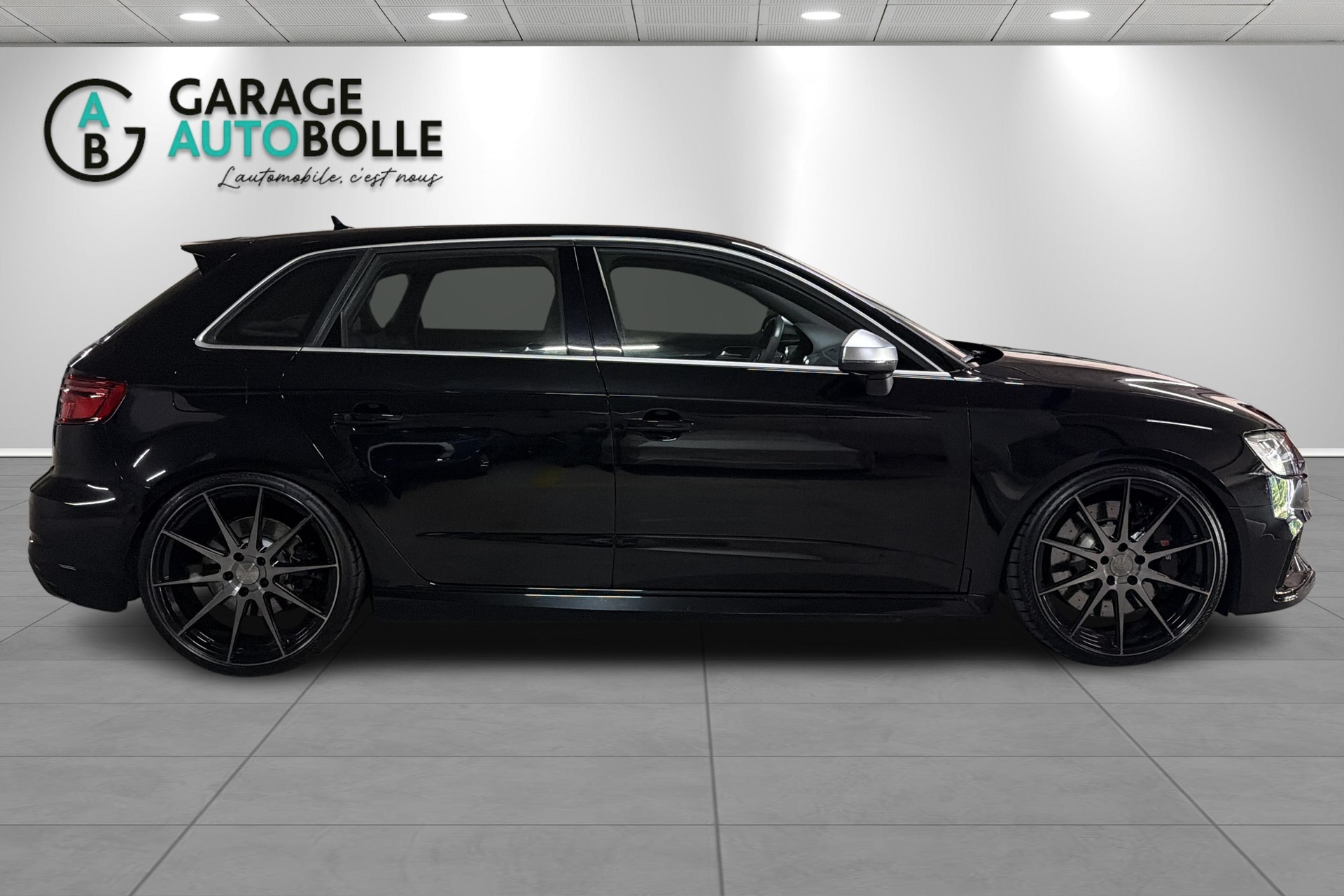 AUDI RS3 Sportback 2.5 TSI quattro S-tronic-showroom-element-2