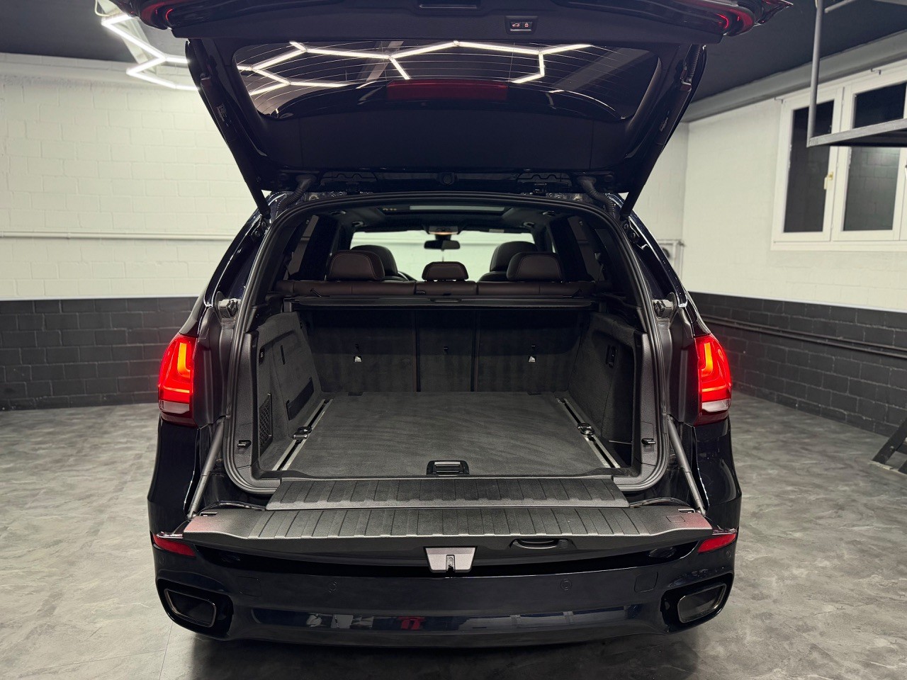 BMW X5 xDrive M50d Steptronic M-Paket | Panorama Dach | Harman/Kardon | Head-Up | 360° Kamera-image-26