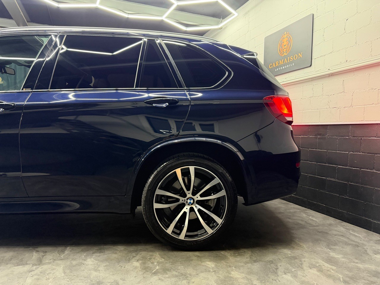 BMW X5 xDrive M50d Steptronic M-Paket | Panorama Dach | Harman/Kardon | Head-Up | 360° Kamera-image-4