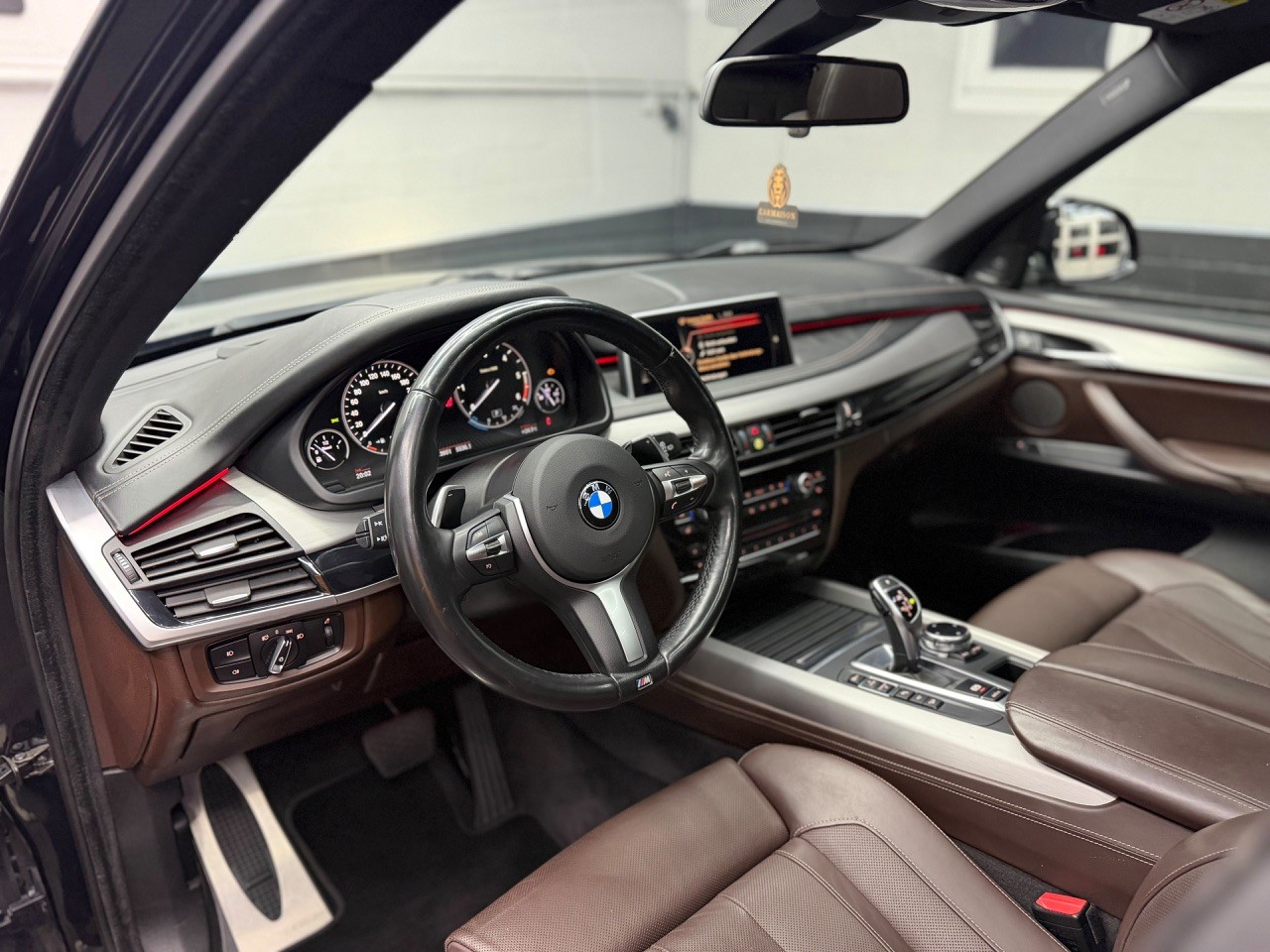 BMW X5 xDrive M50d Steptronic M-Paket | Panorama Dach | Harman/Kardon | Head-Up | 360° Kamera-image-15
