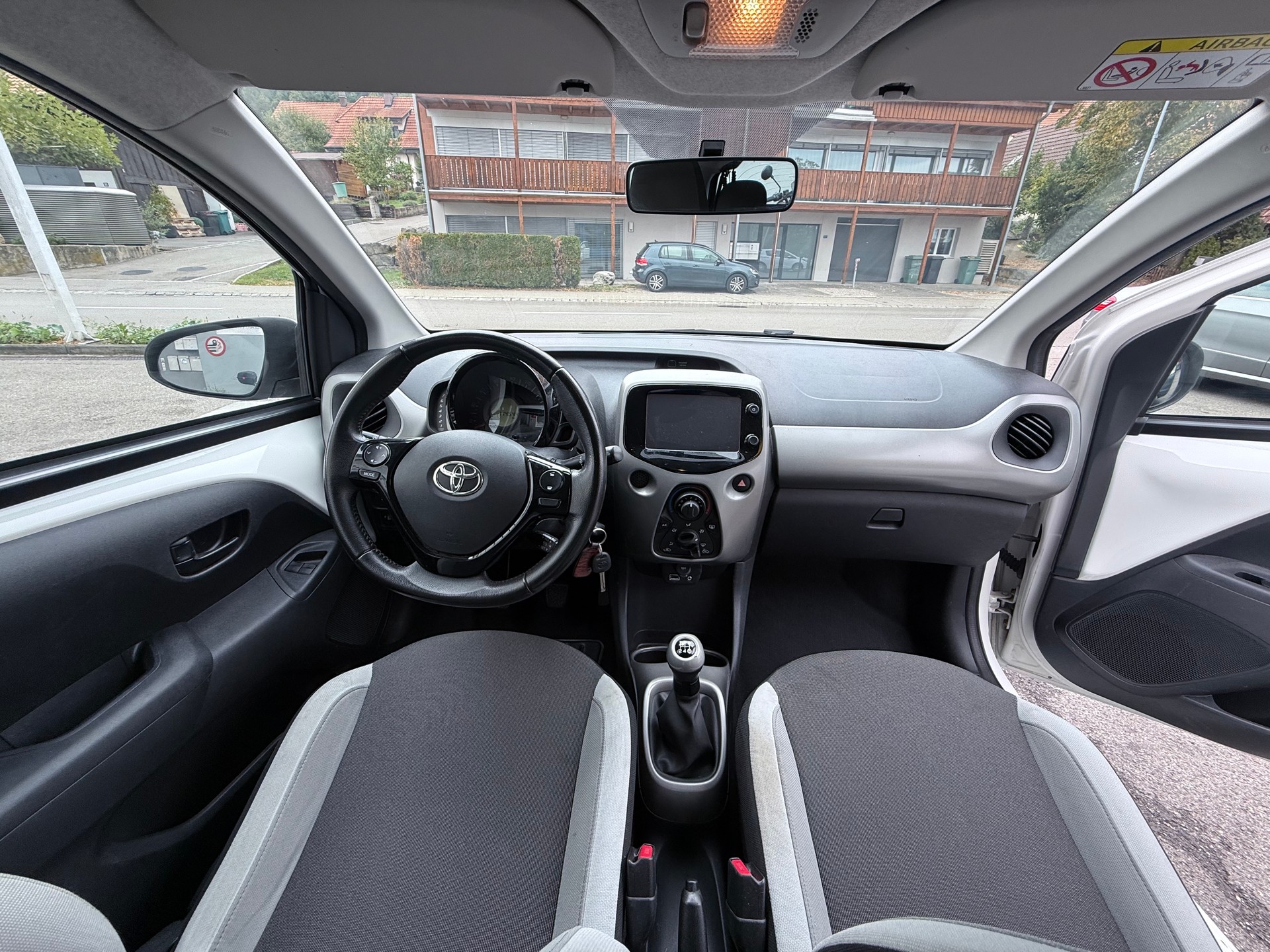 TOYOTA Aygo 1.0 VVT-i x-pure-image-12