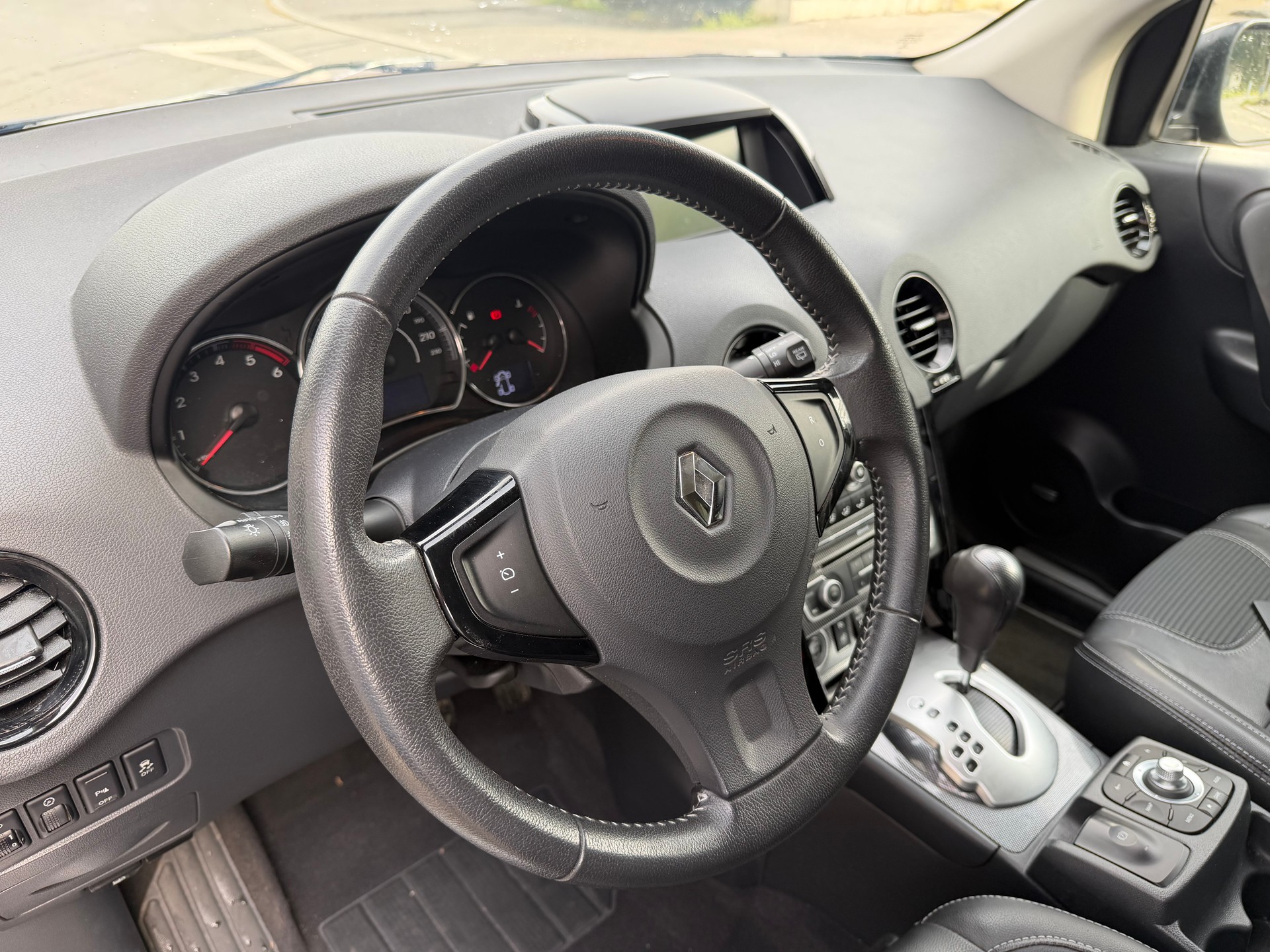RENAULT Koleos 2.0 dCi Exception 4x4 Automatic-image-18