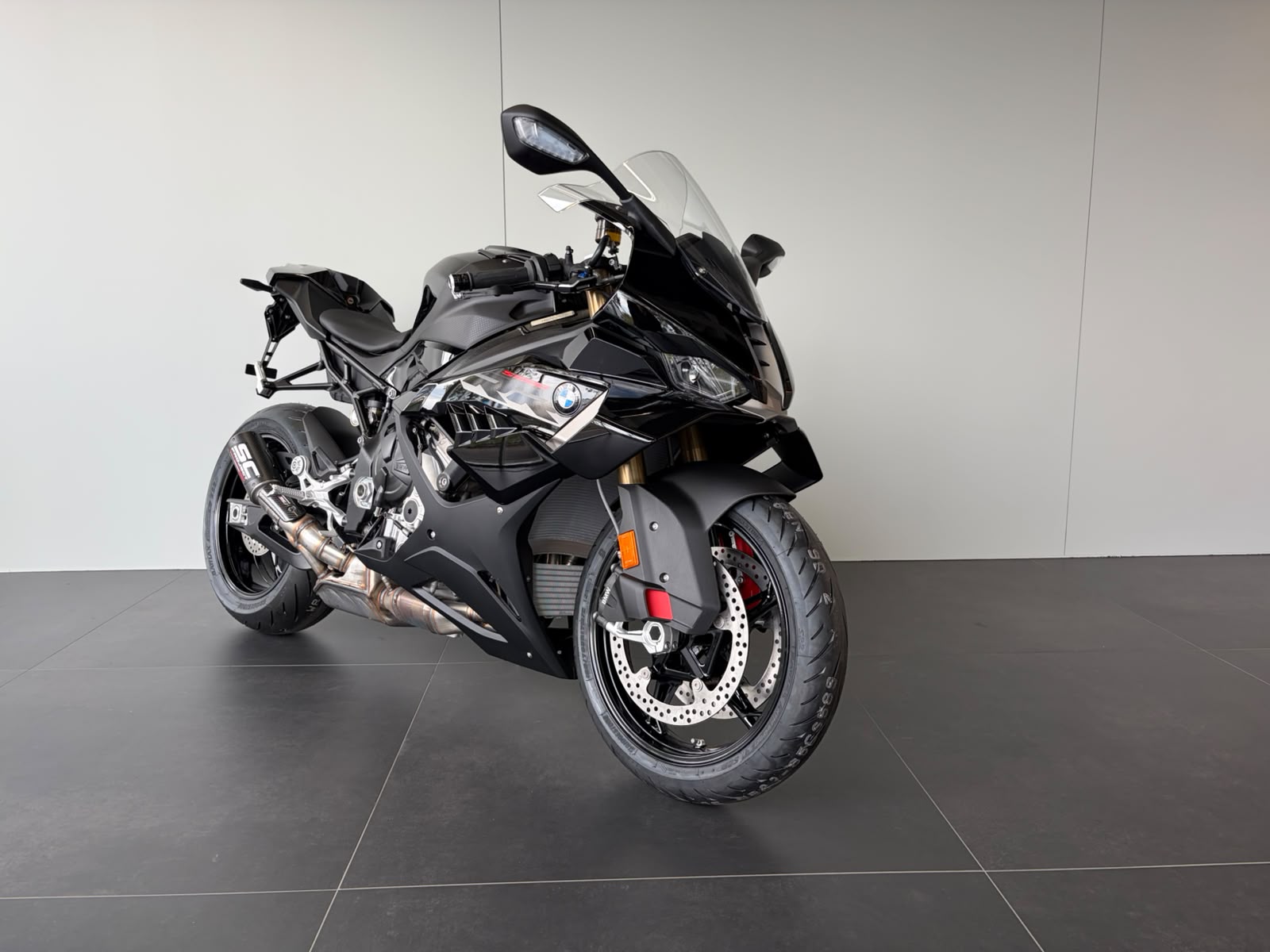 BMW S 1000 RR-showroom-element-1