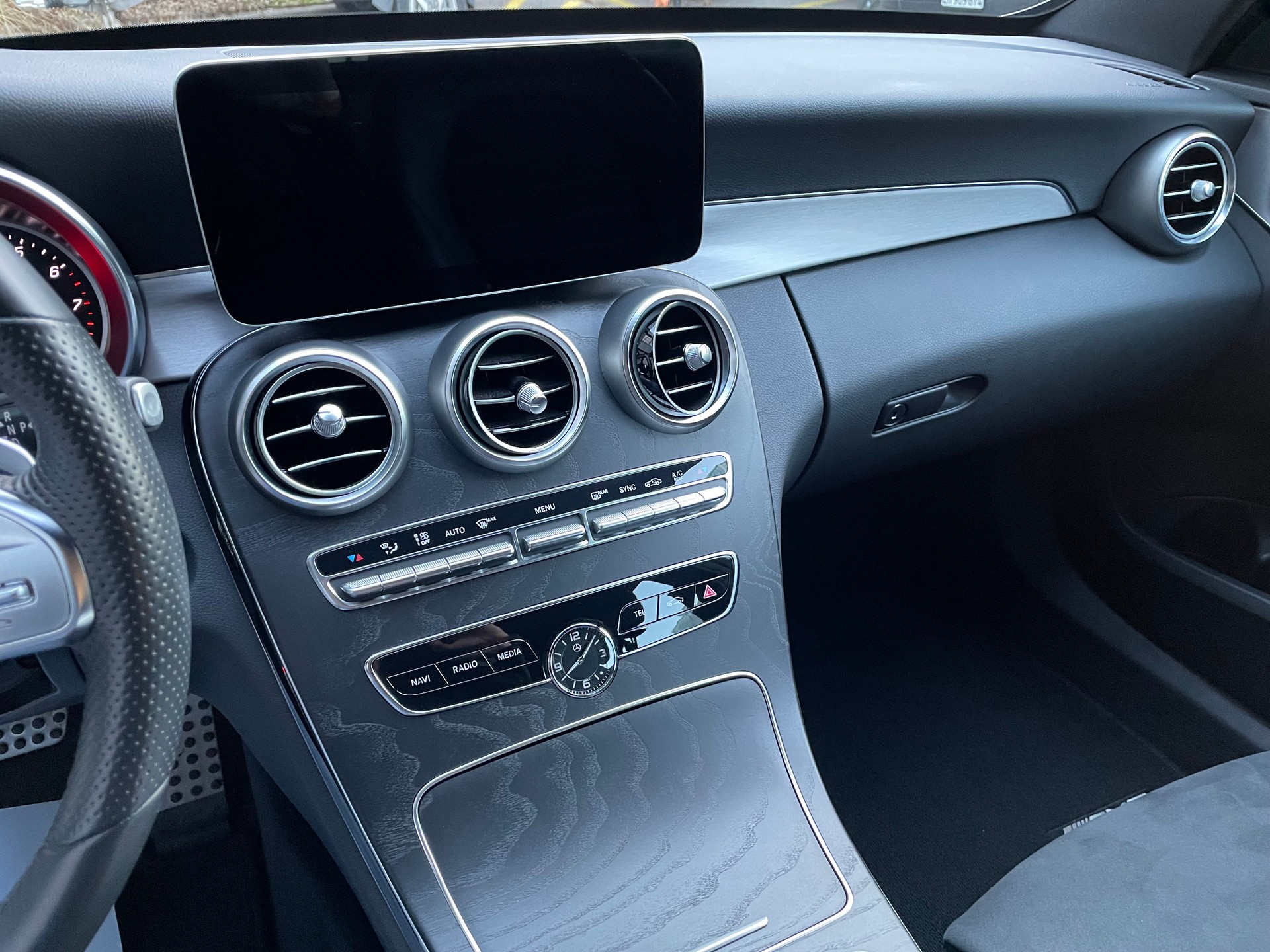 MERCEDES-BENZ C 300 AMG Line-image-10