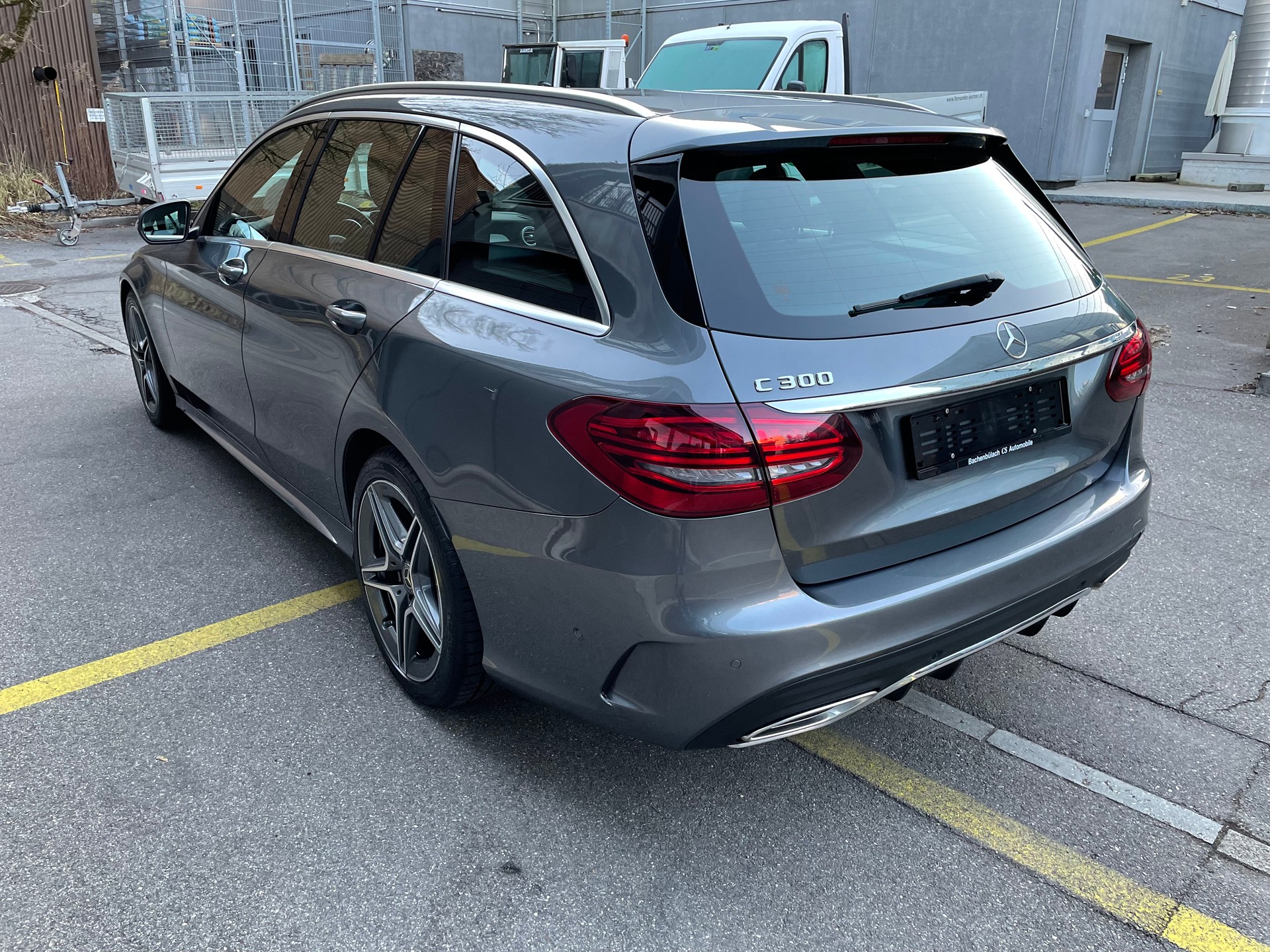 MERCEDES-BENZ C 300 AMG Line-showroom-element-3